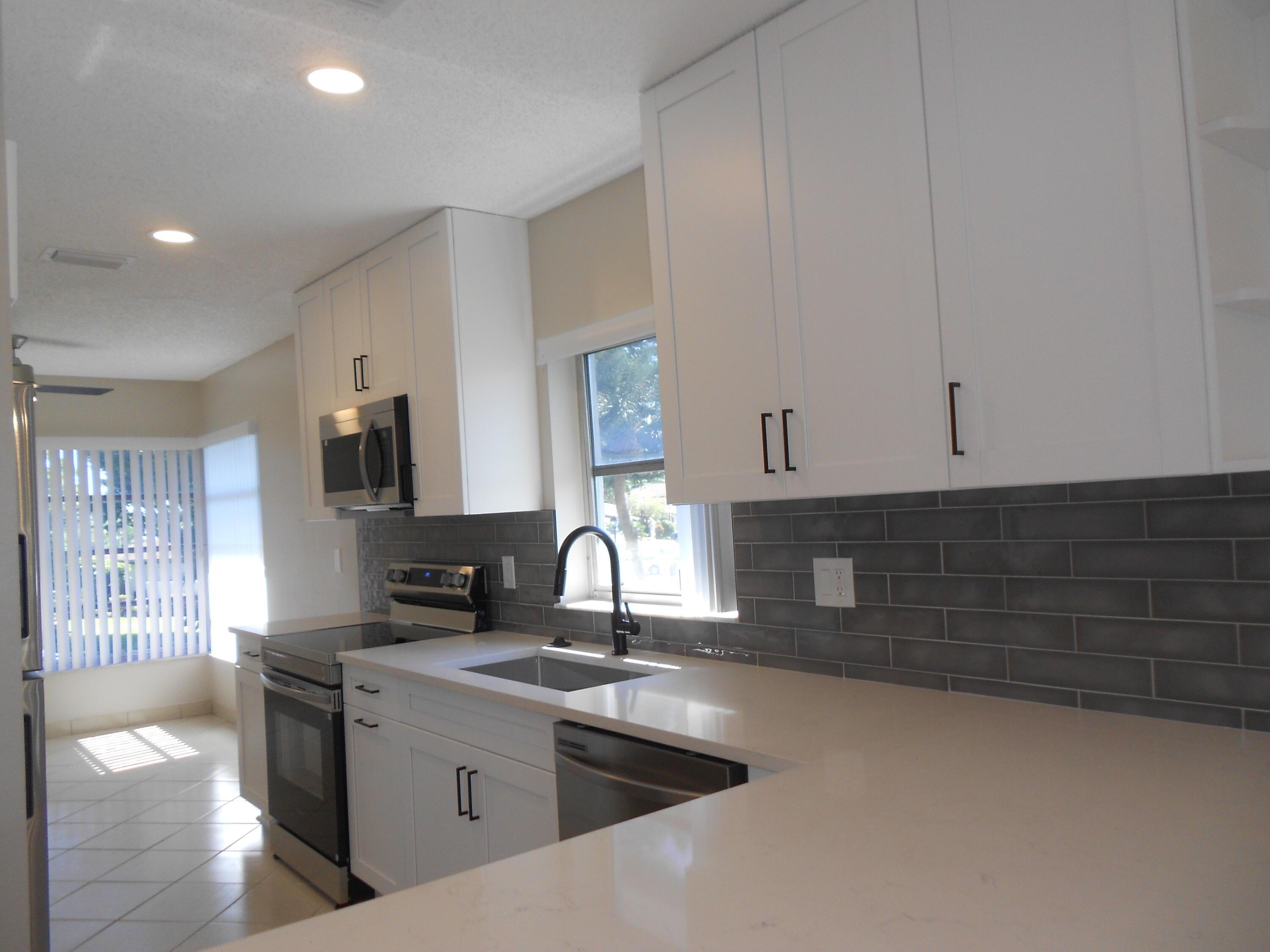 13809 Royal Palm Court B, Delray Beach, FL 33484, Delray Beach - Photo 2