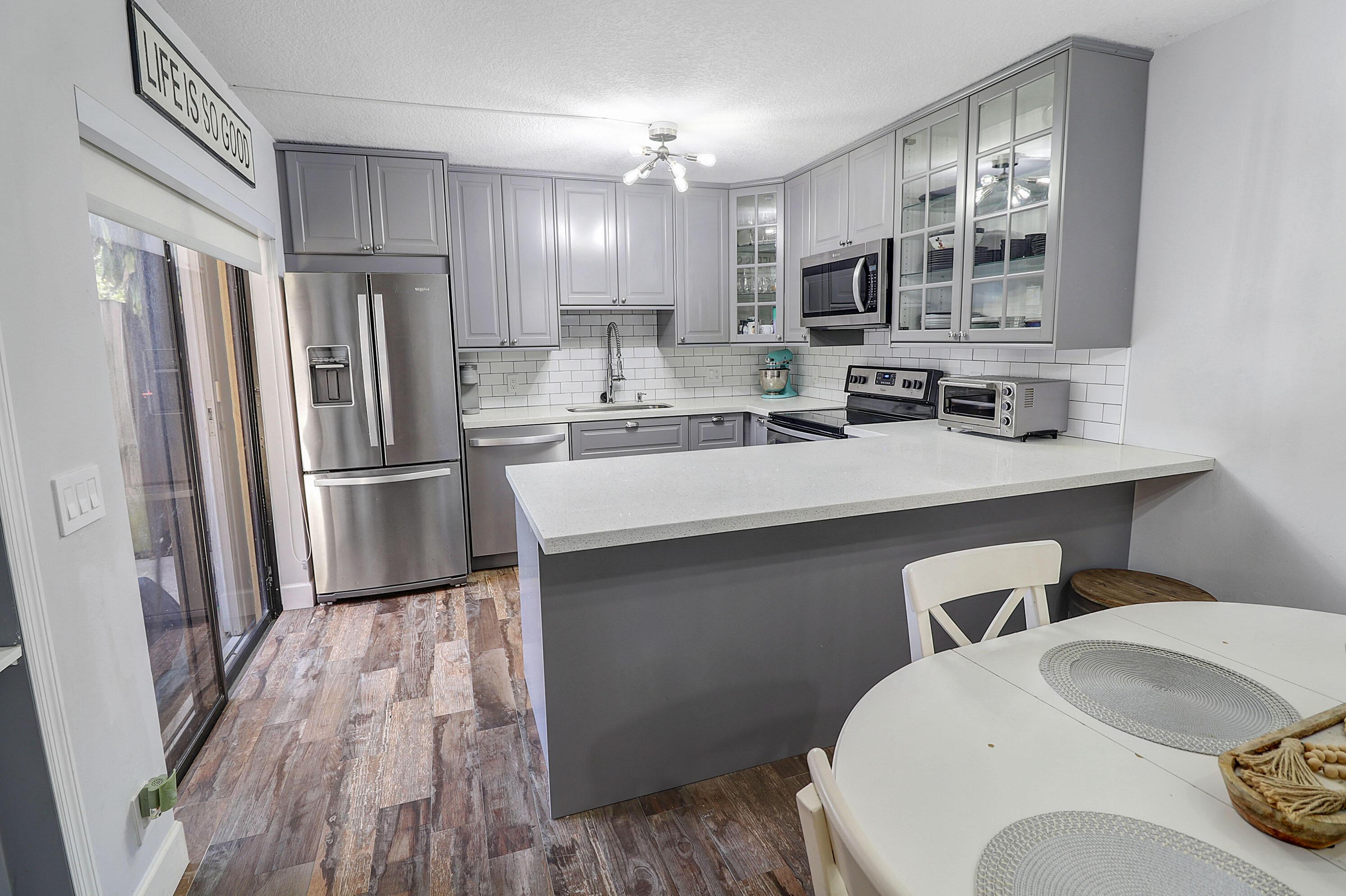 9901 NW 6TH Place 9901, Plantation, FL 33324, Plantation - Photo 5