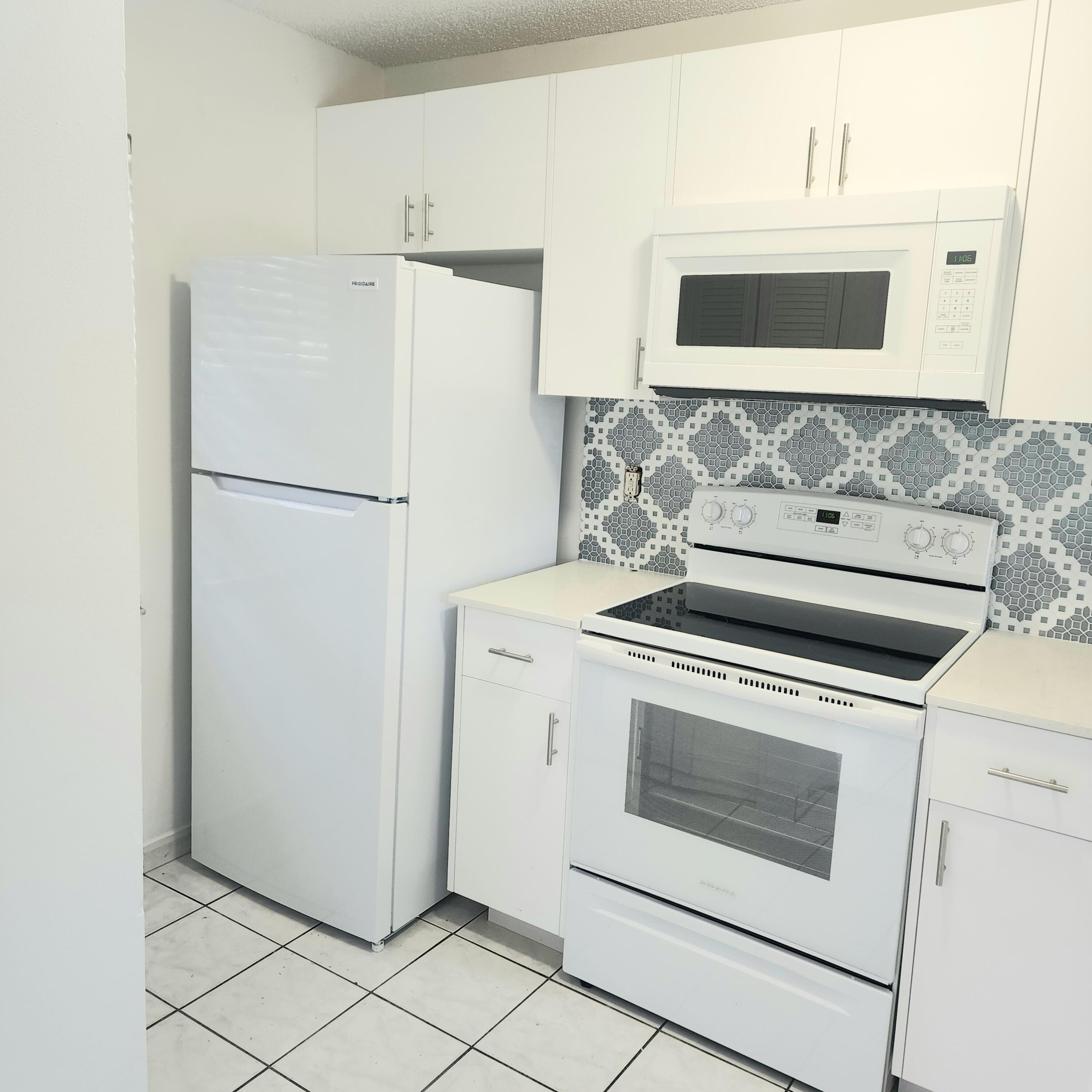11684 NW 39th Street, Coral Springs, FL 33065, Coral Springs - Photo 5