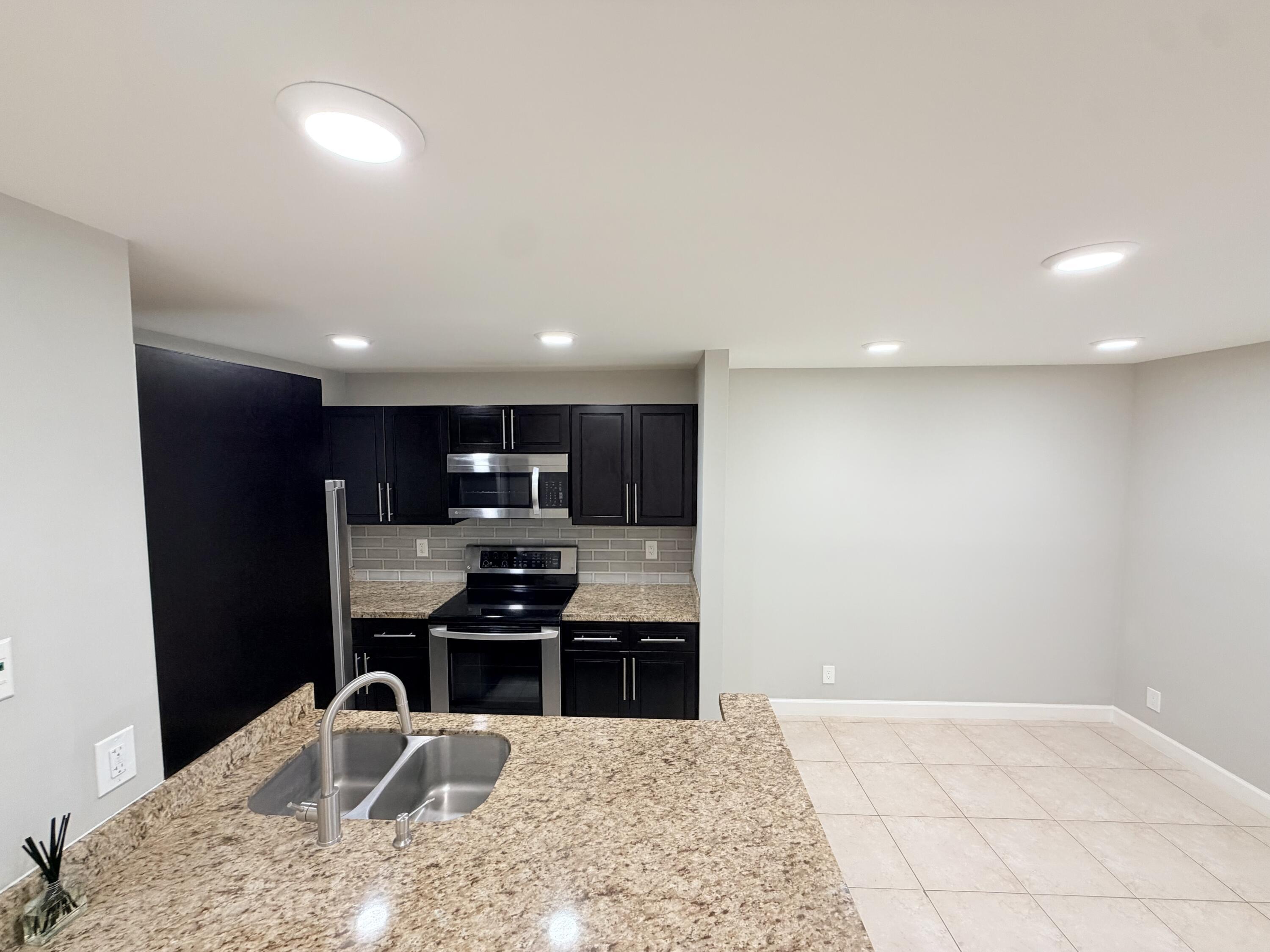907 MEADOWS Circle, Boynton Beach, FL 33436, Boynton Beach - Photo 3