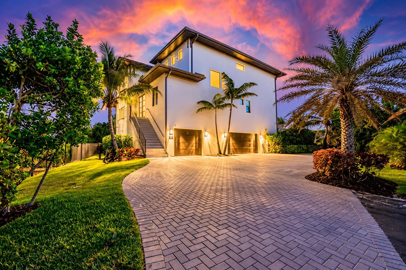 7683 Pelican Pointe Drive, Jensen Beach, FL 34957, Jensen Beach - Photo 2