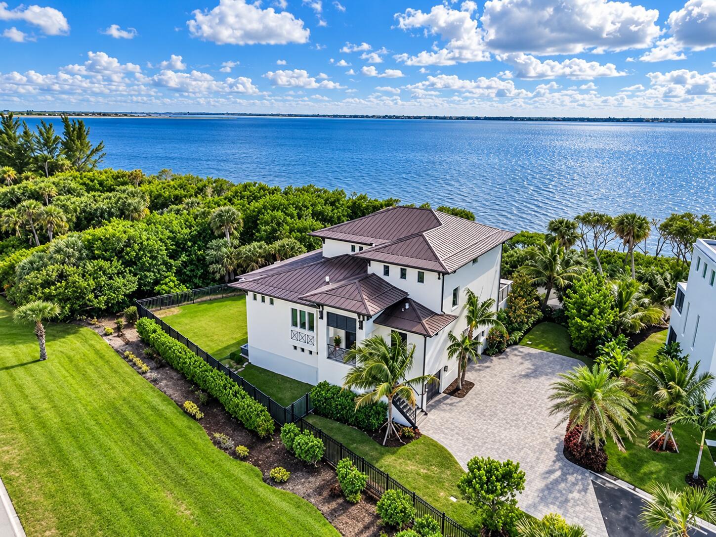 7683 Pelican Pointe Drive, Jensen Beach, FL 34957, Jensen Beach - Photo 3