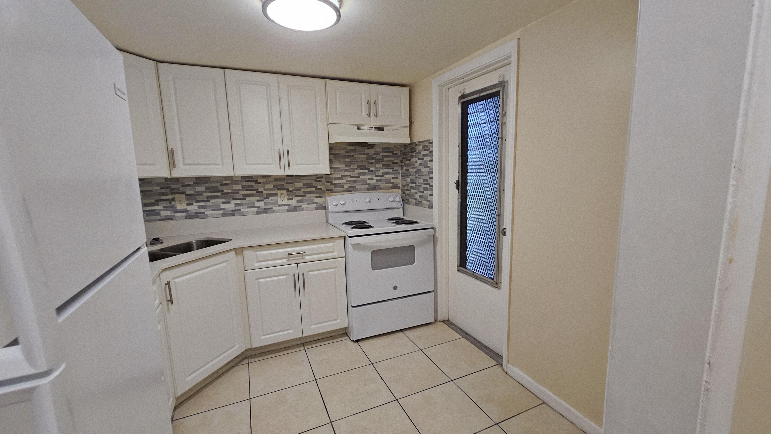 4200 NW 3RD Court 122, Plantation, FL 33317, Plantation - Photo 2