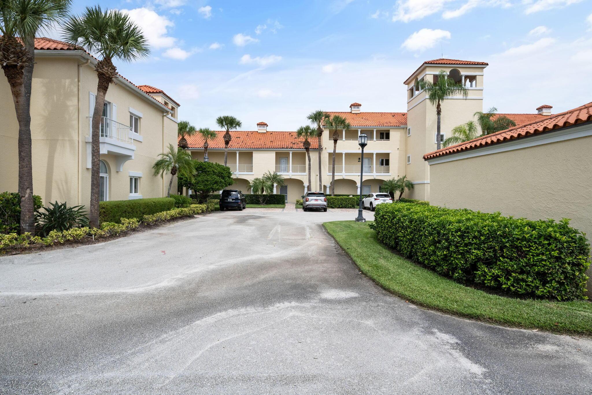5040 HARMONY Circle 203, Vero Beach, FL 32967, Vero Beach - Photo 2