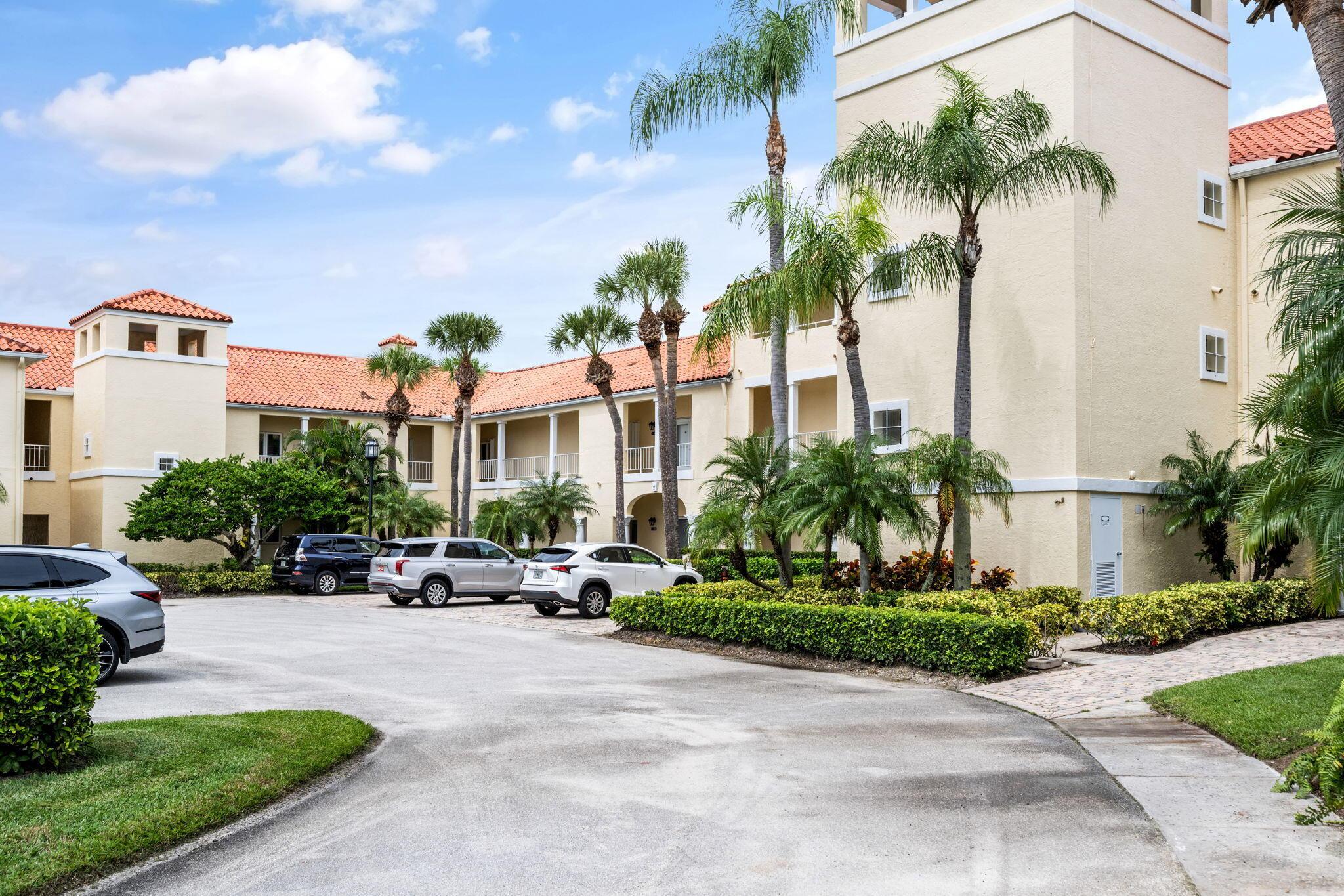 5040 HARMONY Circle 203, Vero Beach, FL 32967, Vero Beach - Photo 4