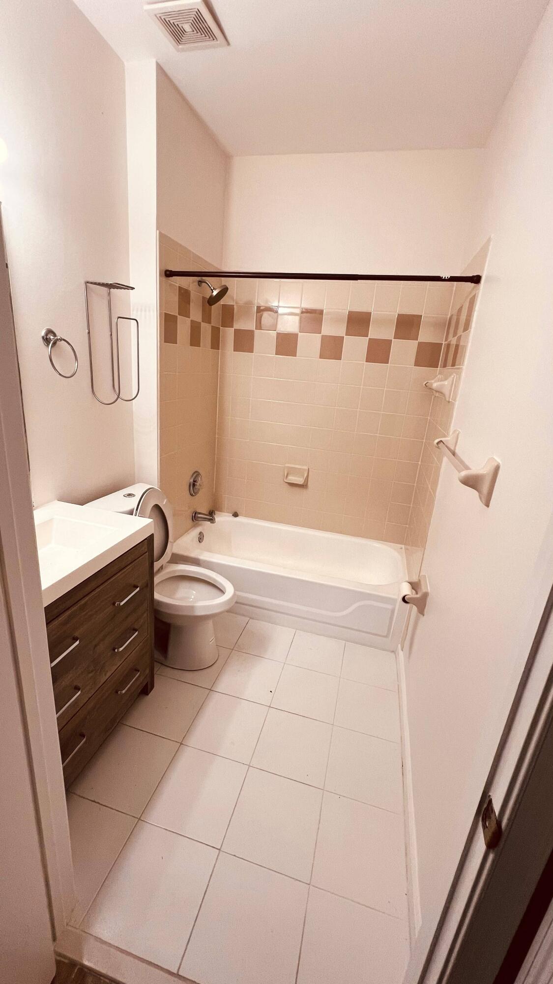 4737 SW 13th Court 4737, Deerfield Beach, FL 33442, Deerfield Beach - Photo 4