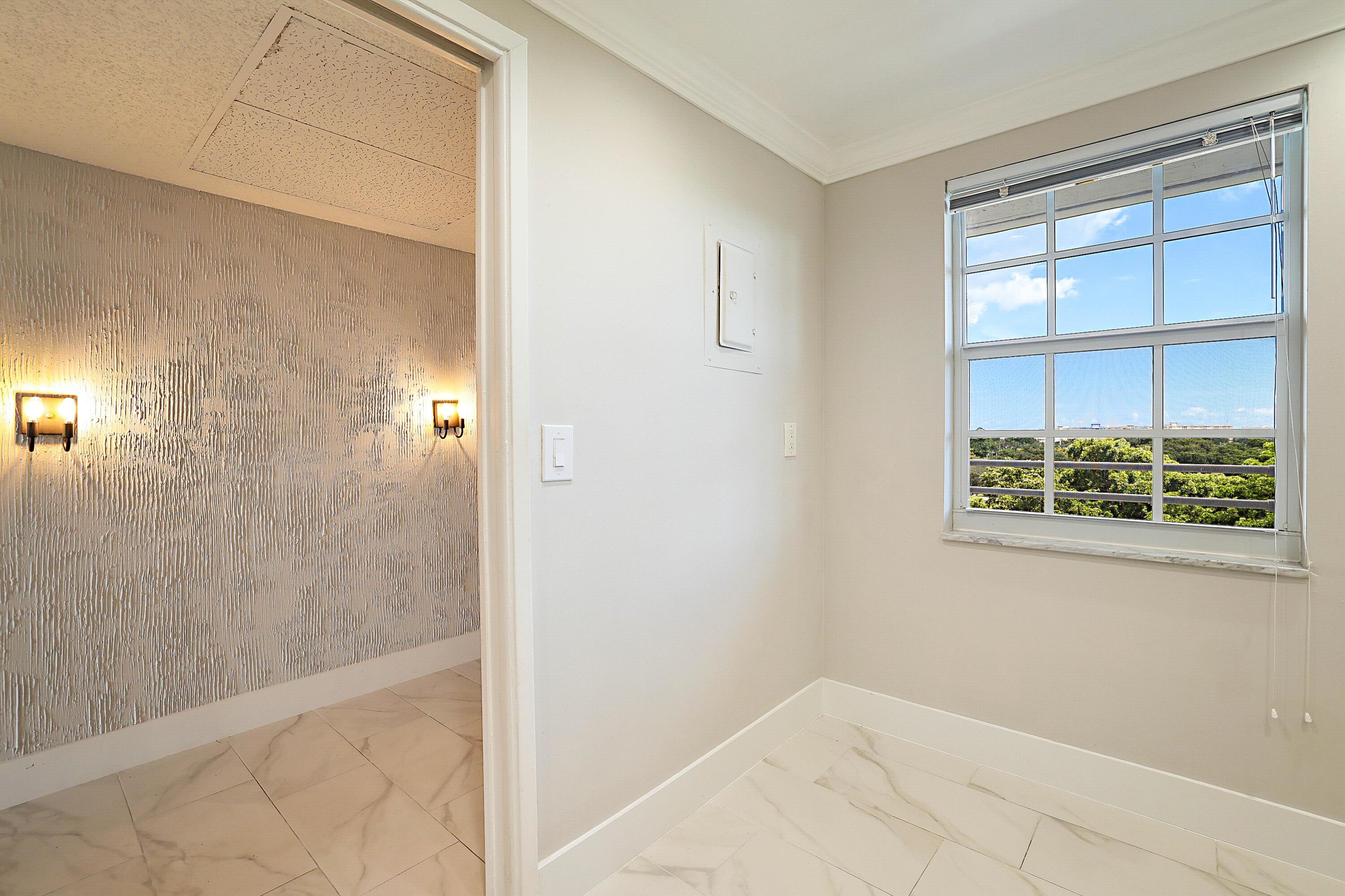 575 Oaks Lane 703, Pompano Beach, FL 33069, Pompano Beach - Photo 5