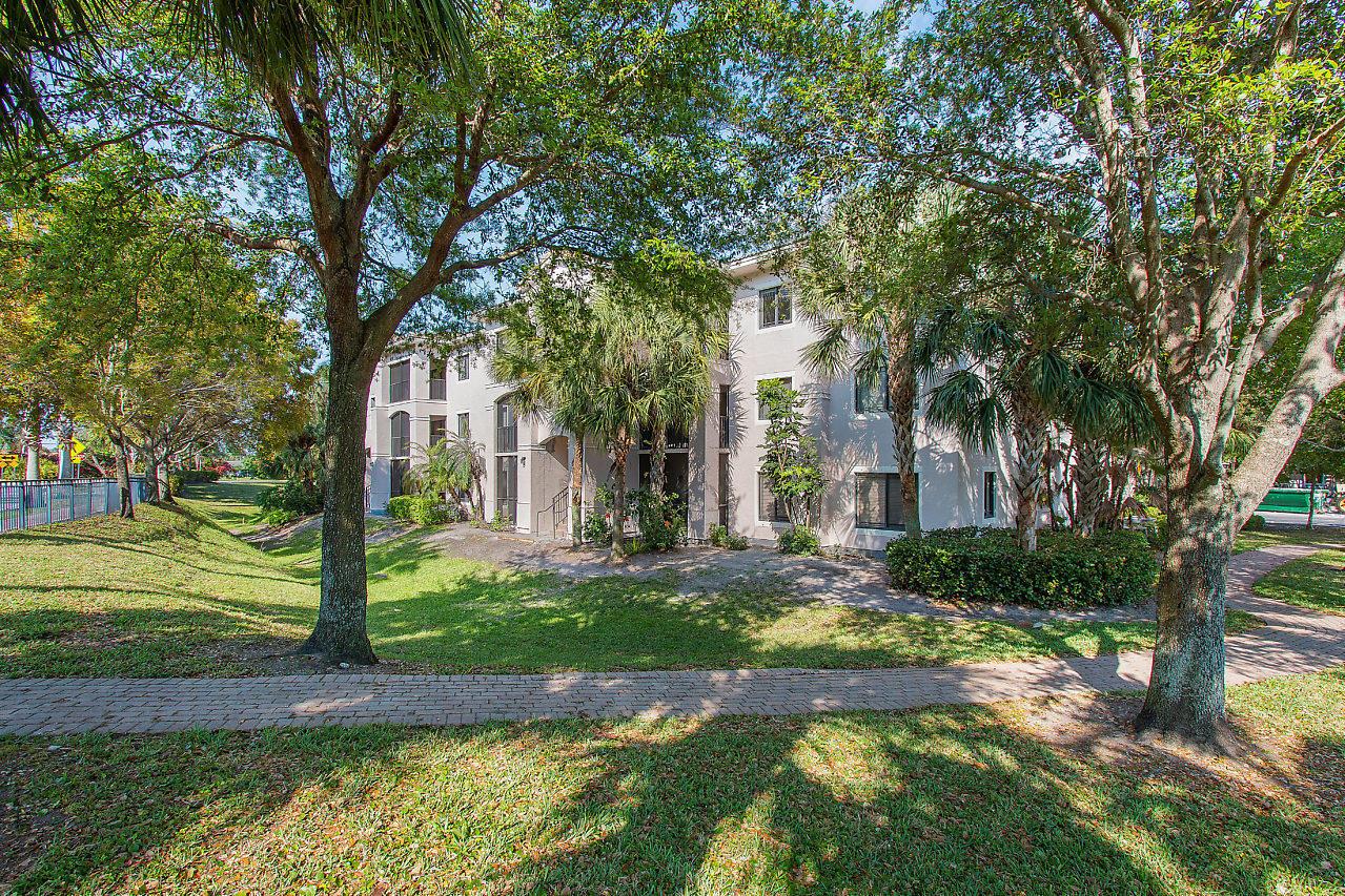 3023 Alcazar Place 206, Palm Beach Gardens, FL 33410, Palm Beach Gardens - Photo 3