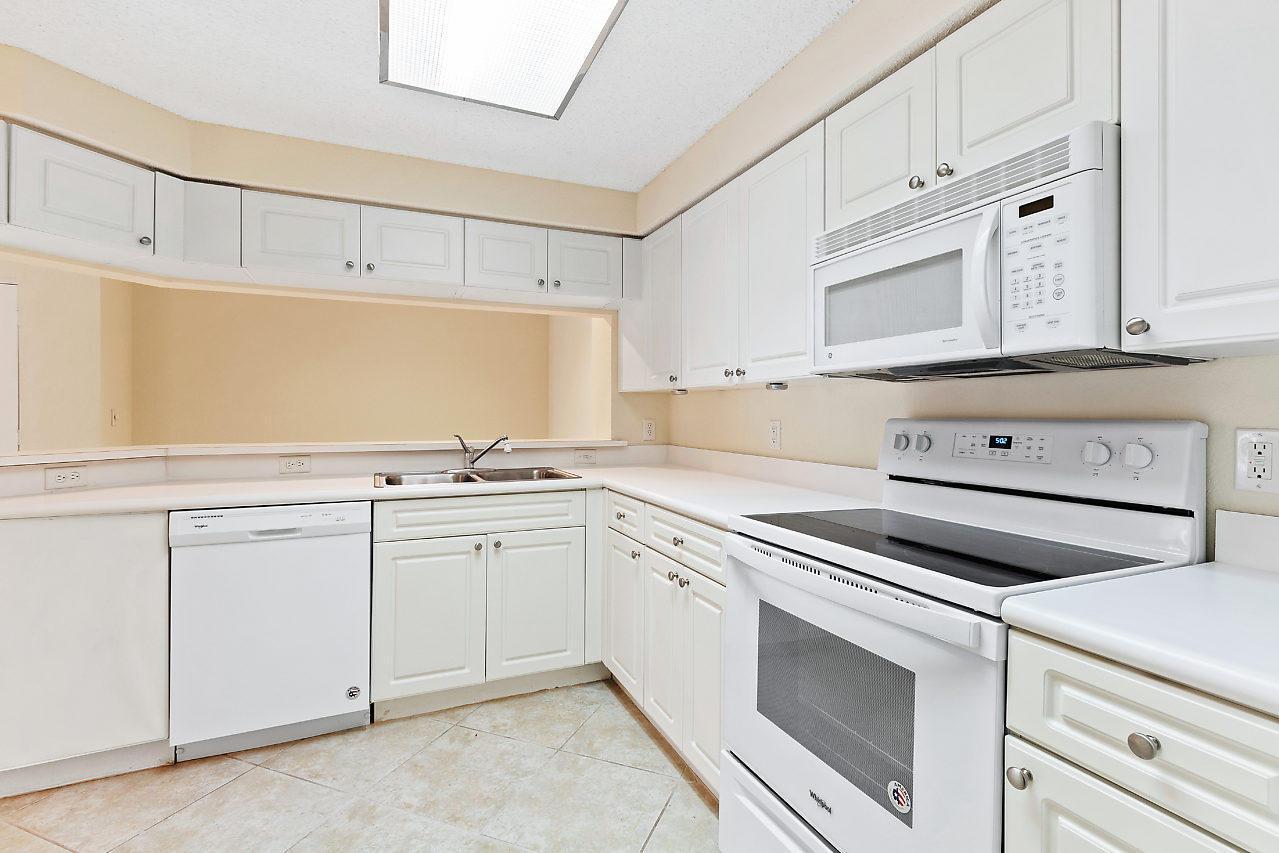 3023 Alcazar Place 206, Palm Beach Gardens, FL 33410, Palm Beach Gardens - Photo 4