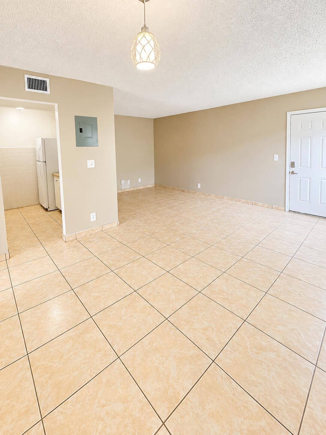 4135 NW 88TH Avenue 101, Coral Springs, FL 33065, Coral Springs - Photo 4
