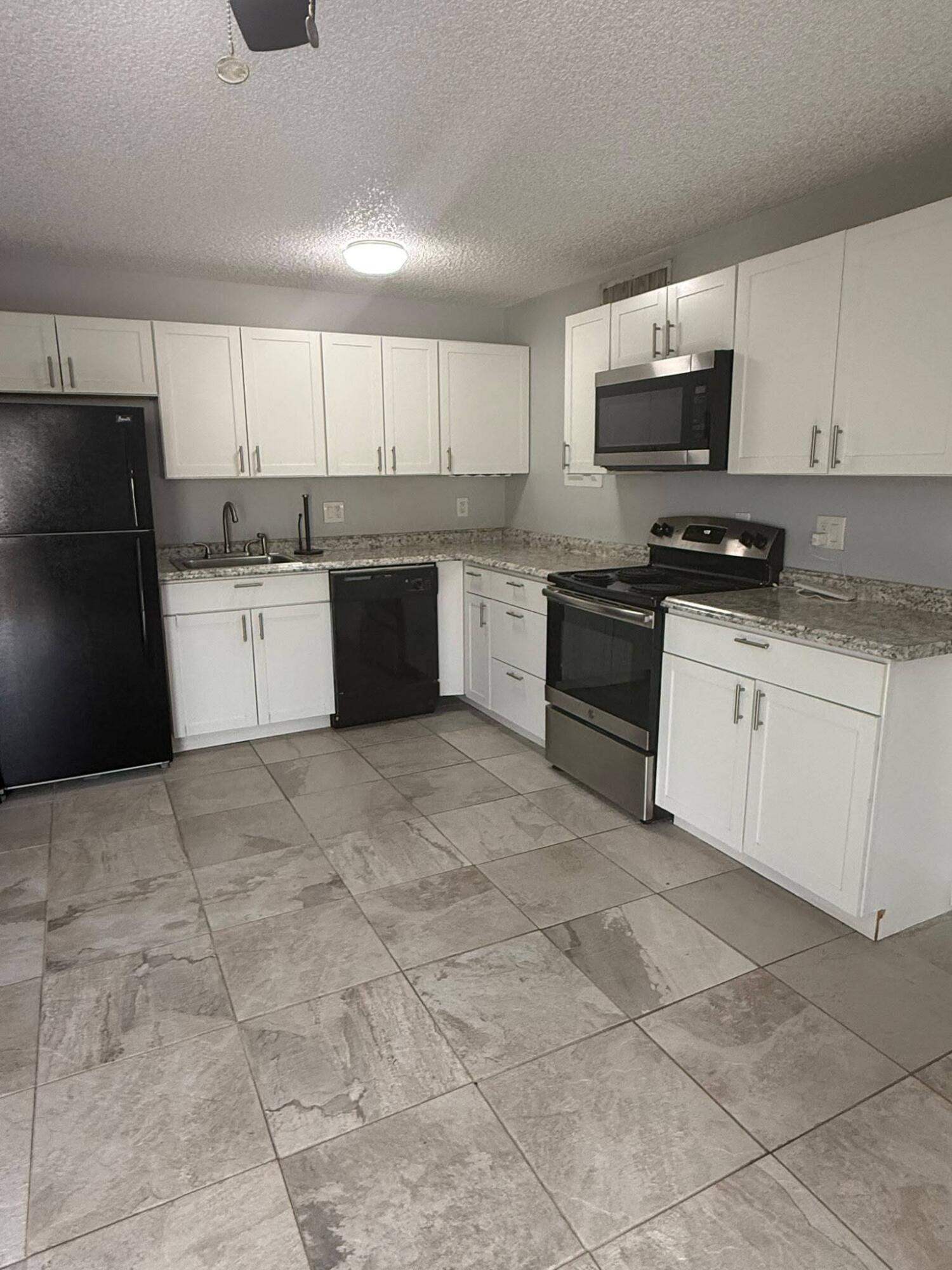 645 EXECUTIVE CENTER Drive R205, West Palm Beach, FL 33401, West Palm Beach - Photo 4