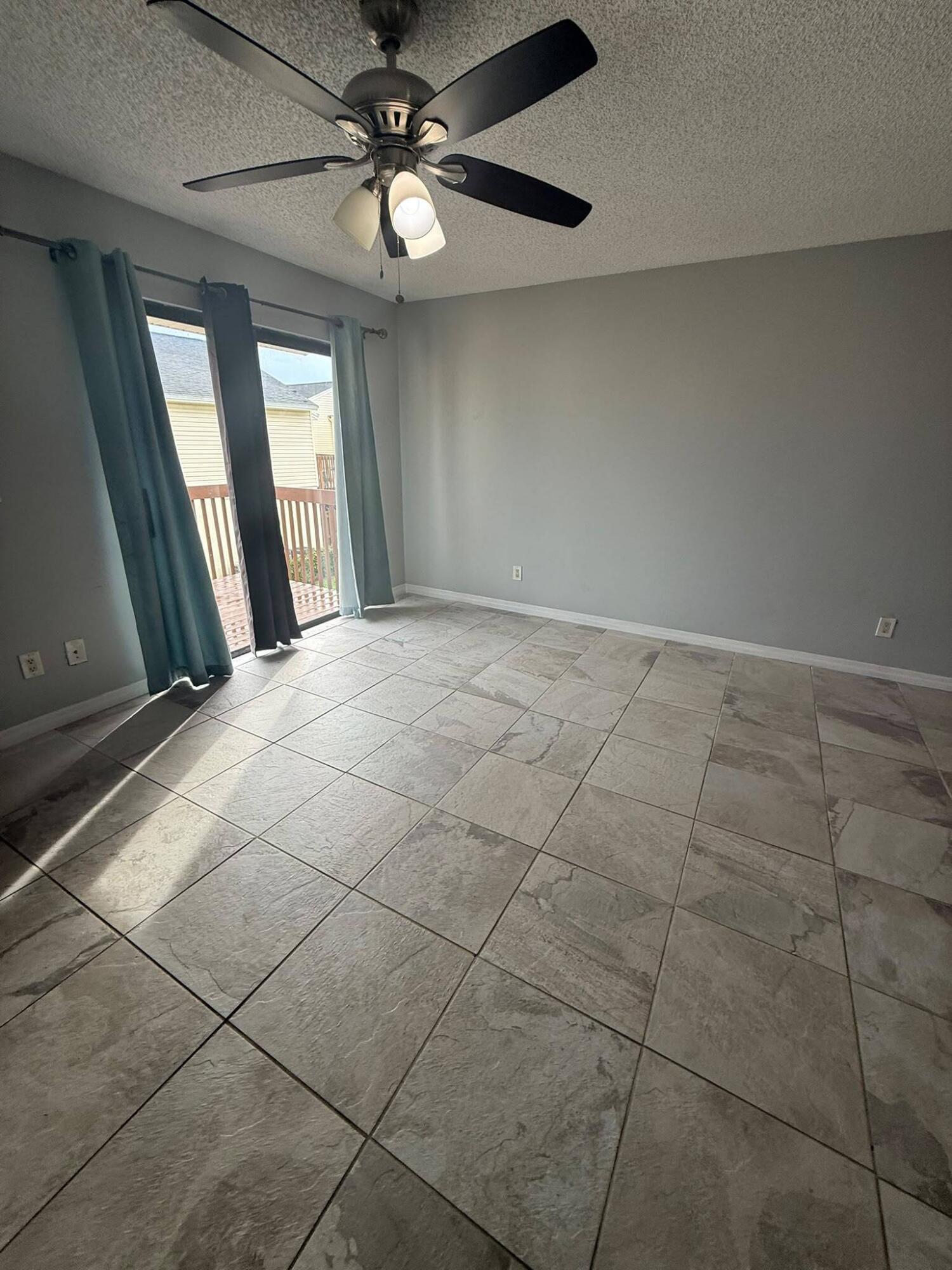 645 EXECUTIVE CENTER Drive R205, West Palm Beach, FL 33401, West Palm Beach - Photo 5