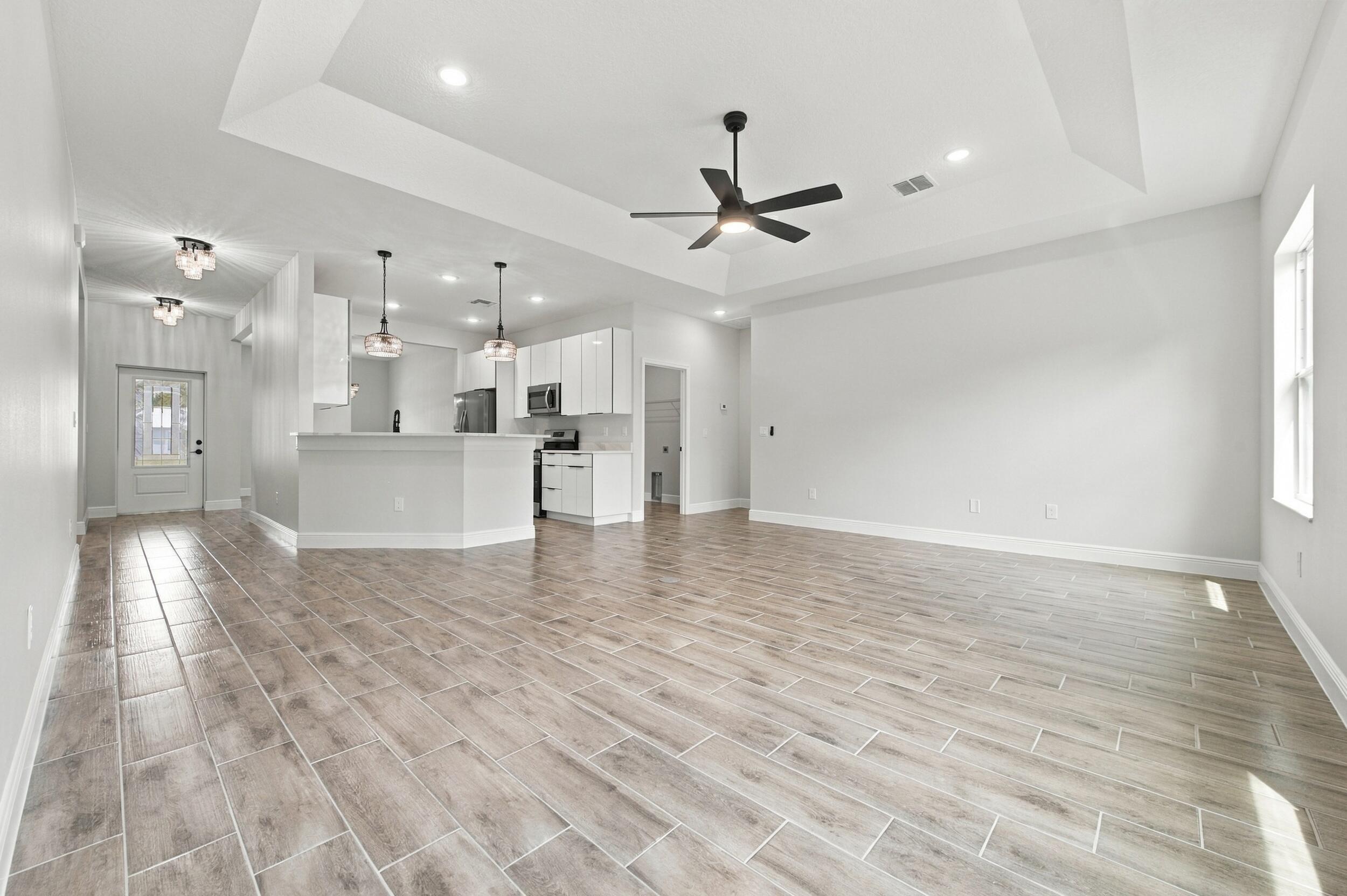 7966 104th Avenue, Vero Beach, FL 32967, Vero Beach - Photo 3