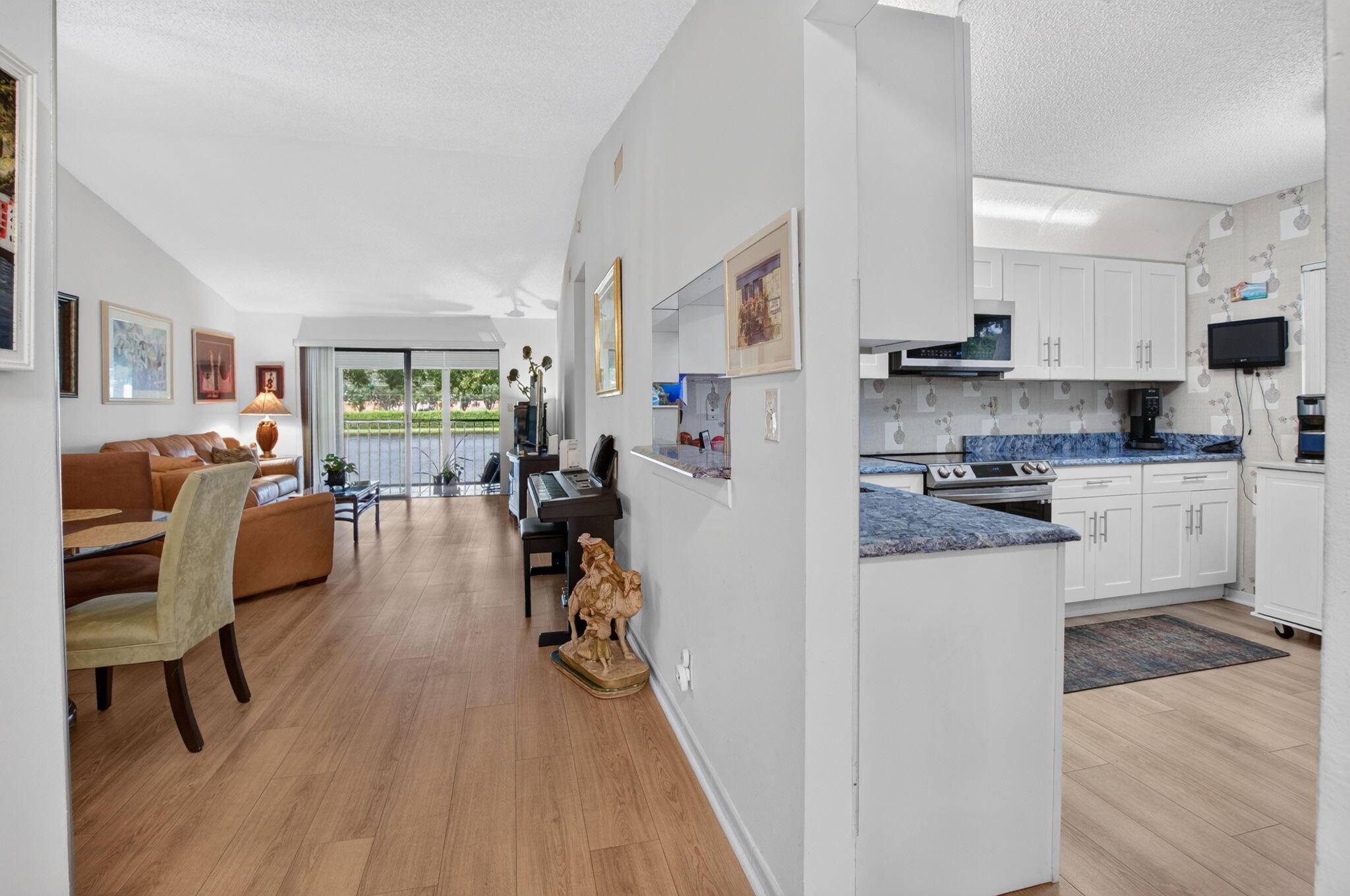 15301 Pembridge Avenue 61, Delray Beach, FL 33484, Delray Beach - Photo 5