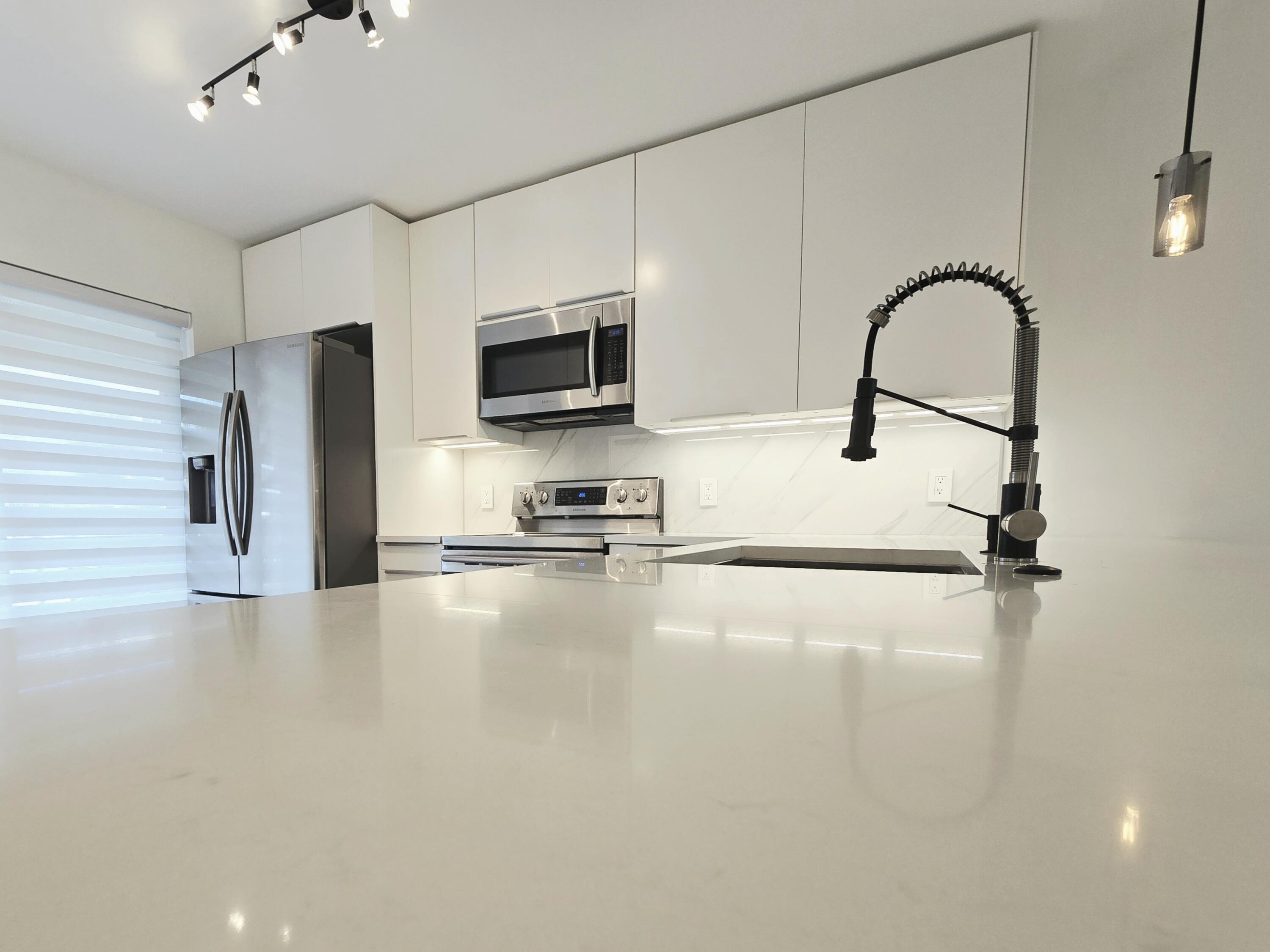 5151 W CLUB Circle 202, Boca Raton, FL 33487, Boca Raton - Photo 2