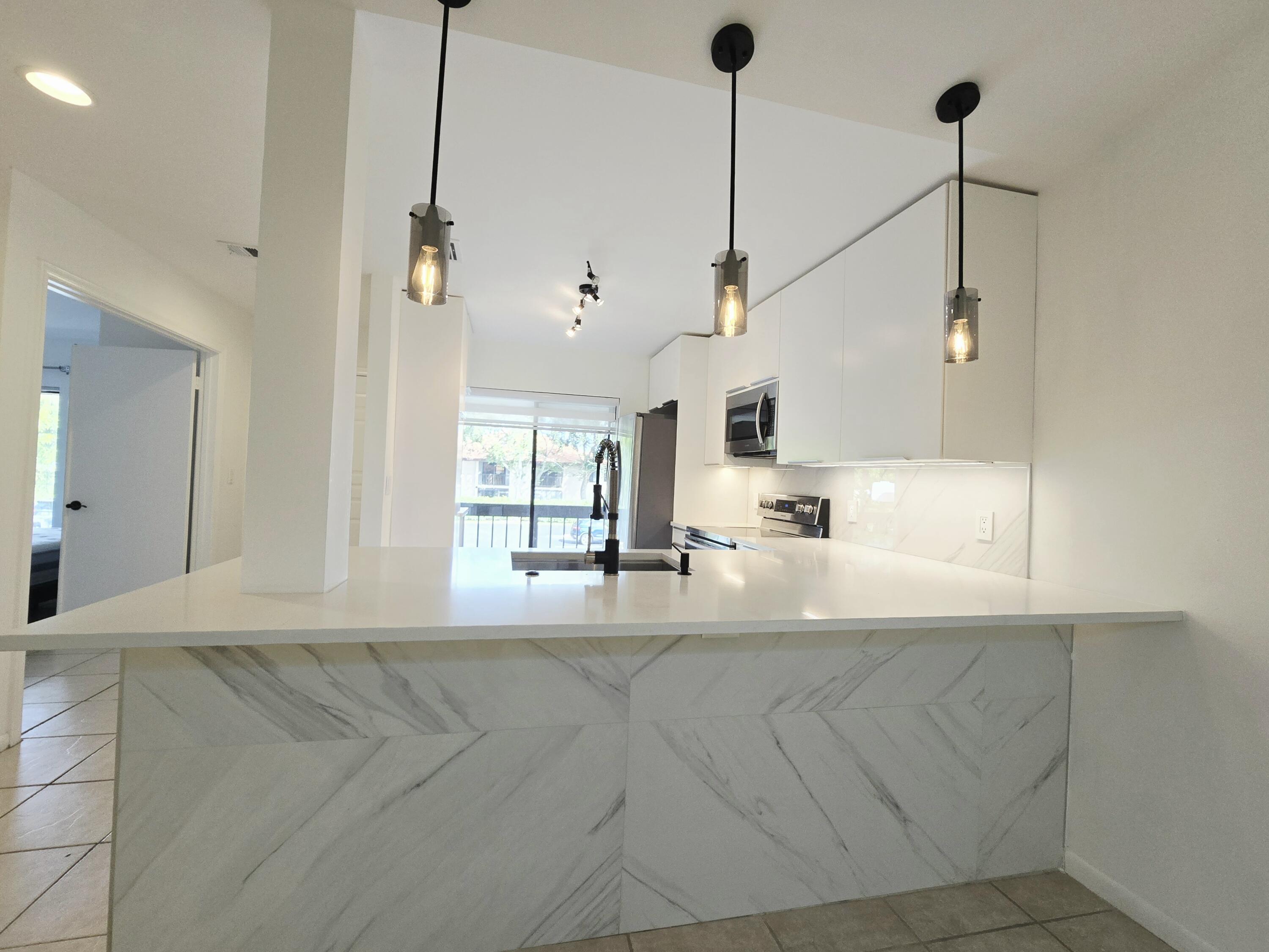 5151 W CLUB Circle 202, Boca Raton, FL 33487, Boca Raton - Photo 4