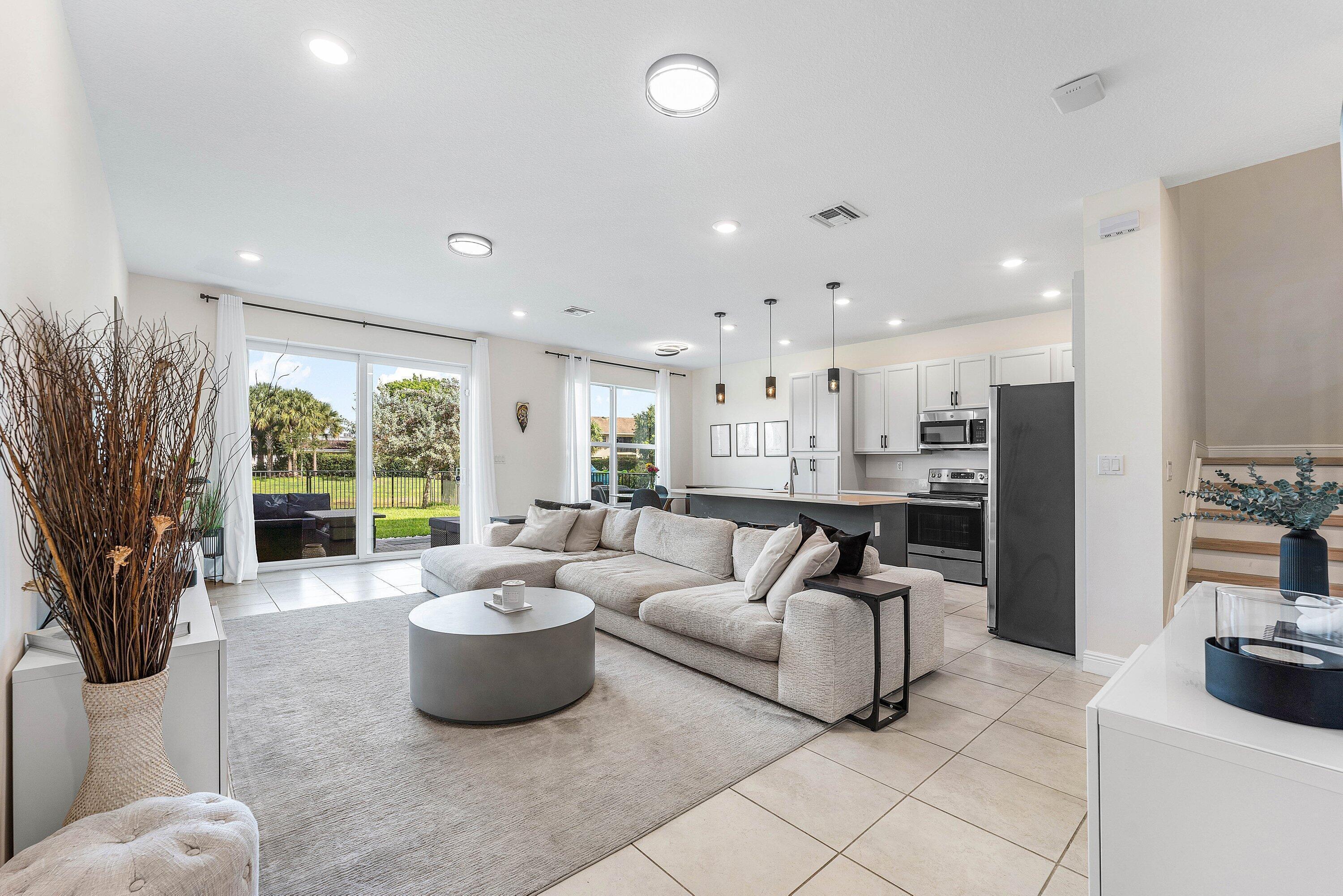 4392 VELEIROS Avenue, Deerfield Beach, FL 33064, Deerfield Beach - Photo 2