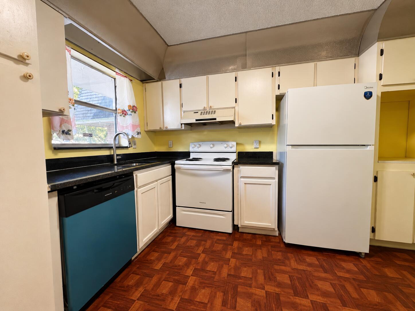 613 S STATE ROAD 7 2F, Margate, FL 33068, Margate - Photo 2