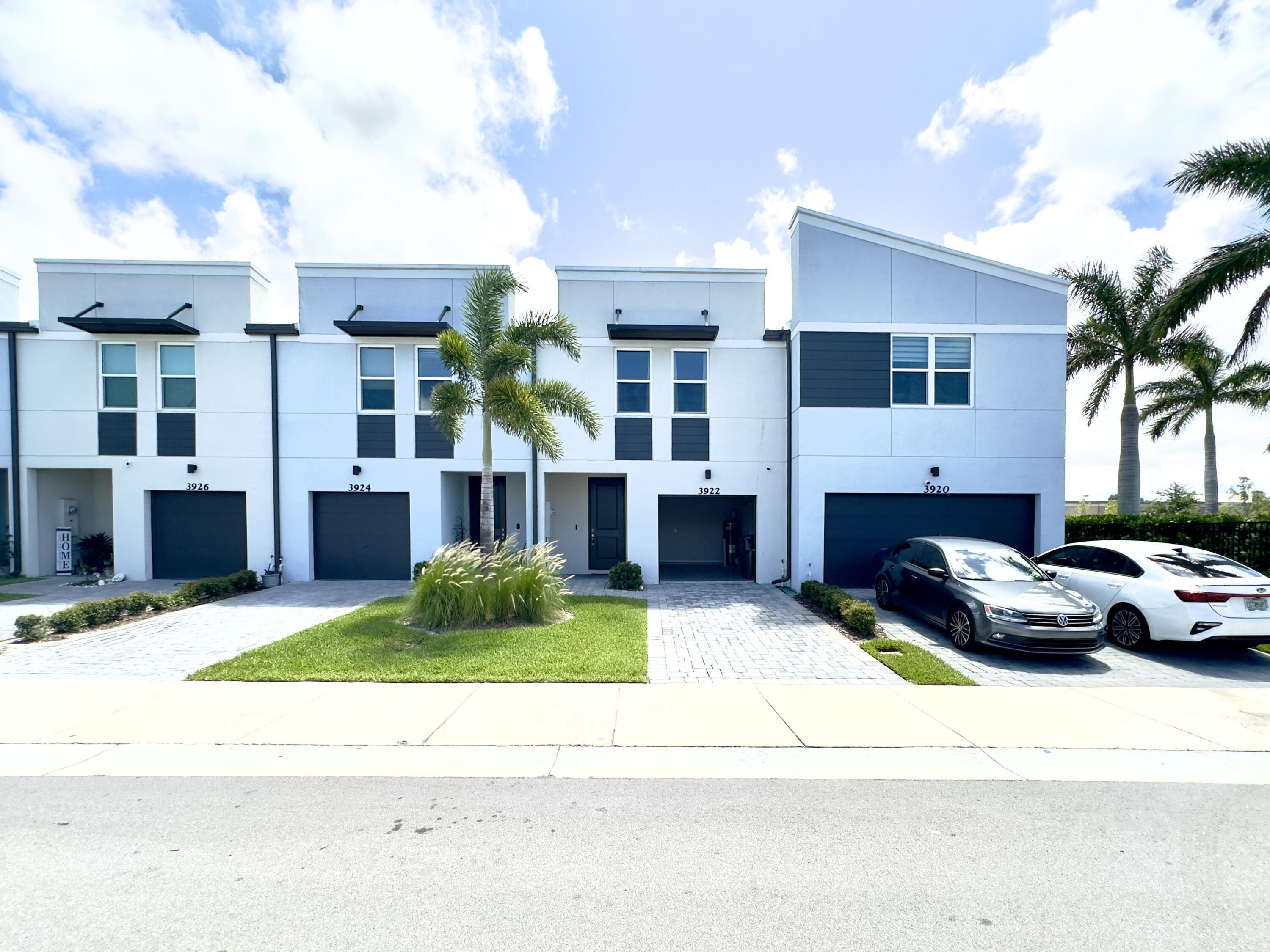 3922 SE CALADIUM Court, Stuart, FL 34997, Stuart - Photo 4