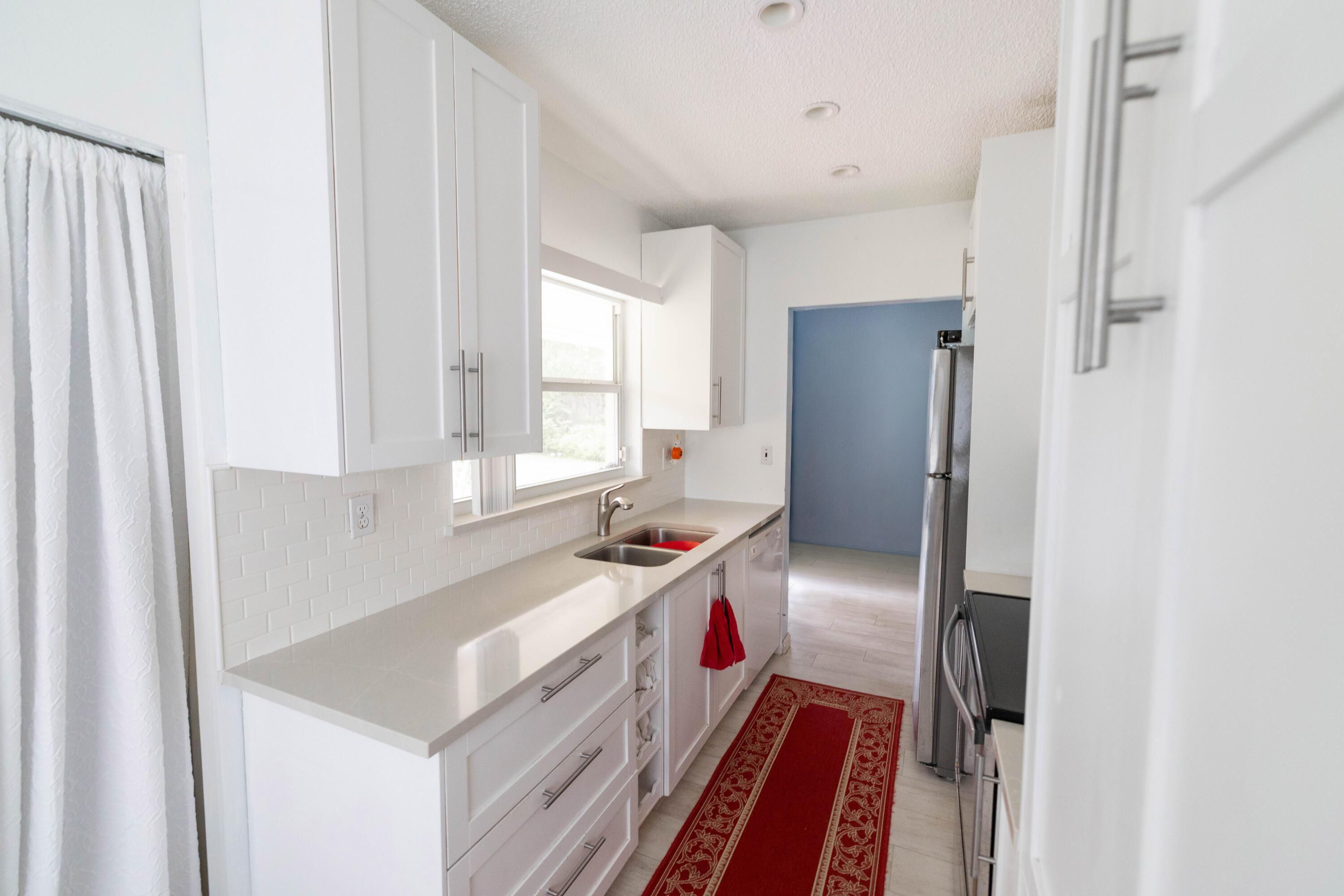 11030 NW 27TH Street, Sunrise, FL 33322, Sunrise - Photo 4