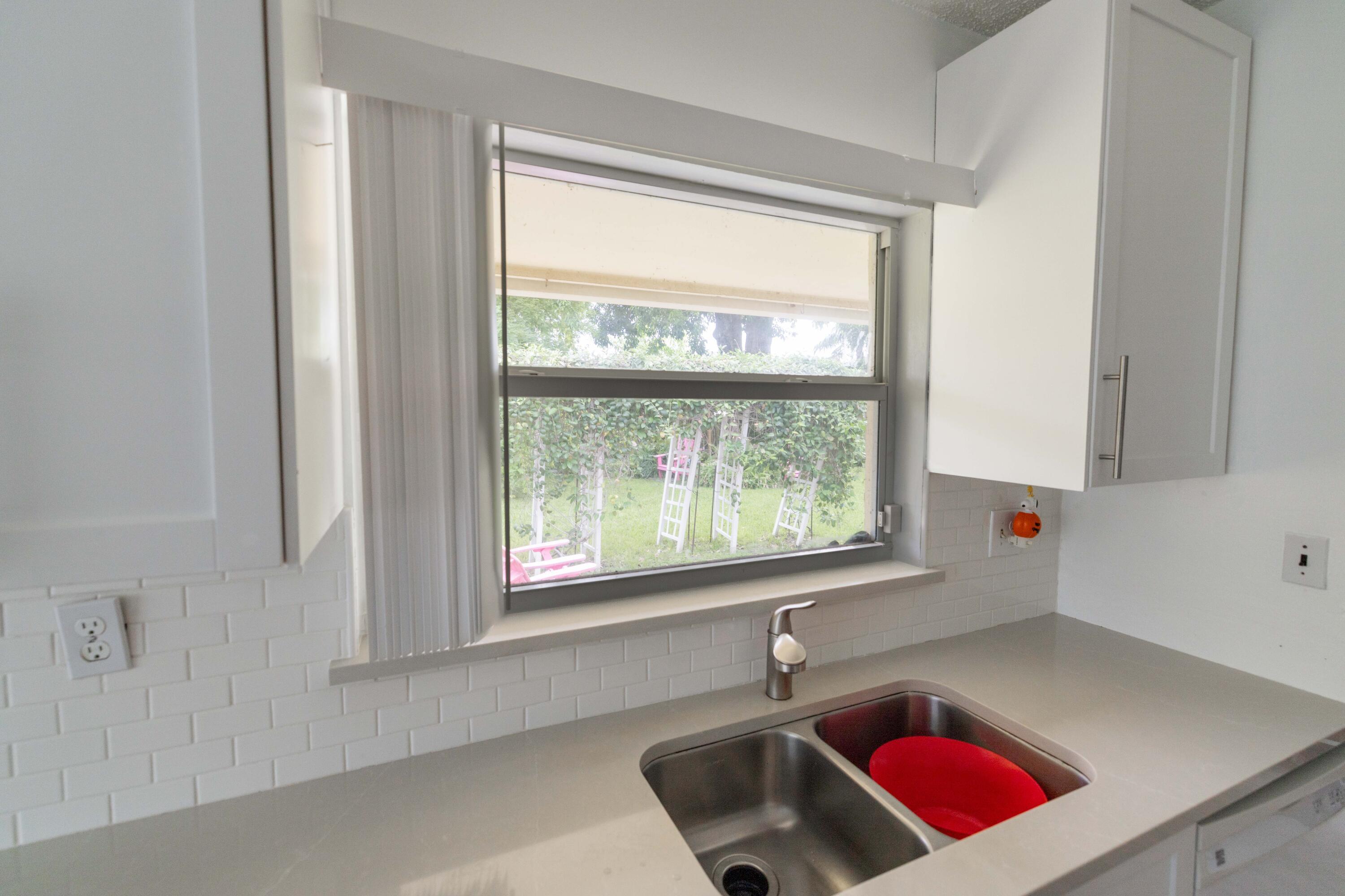 11030 NW 27TH Street, Sunrise, FL 33322, Sunrise - Photo 5