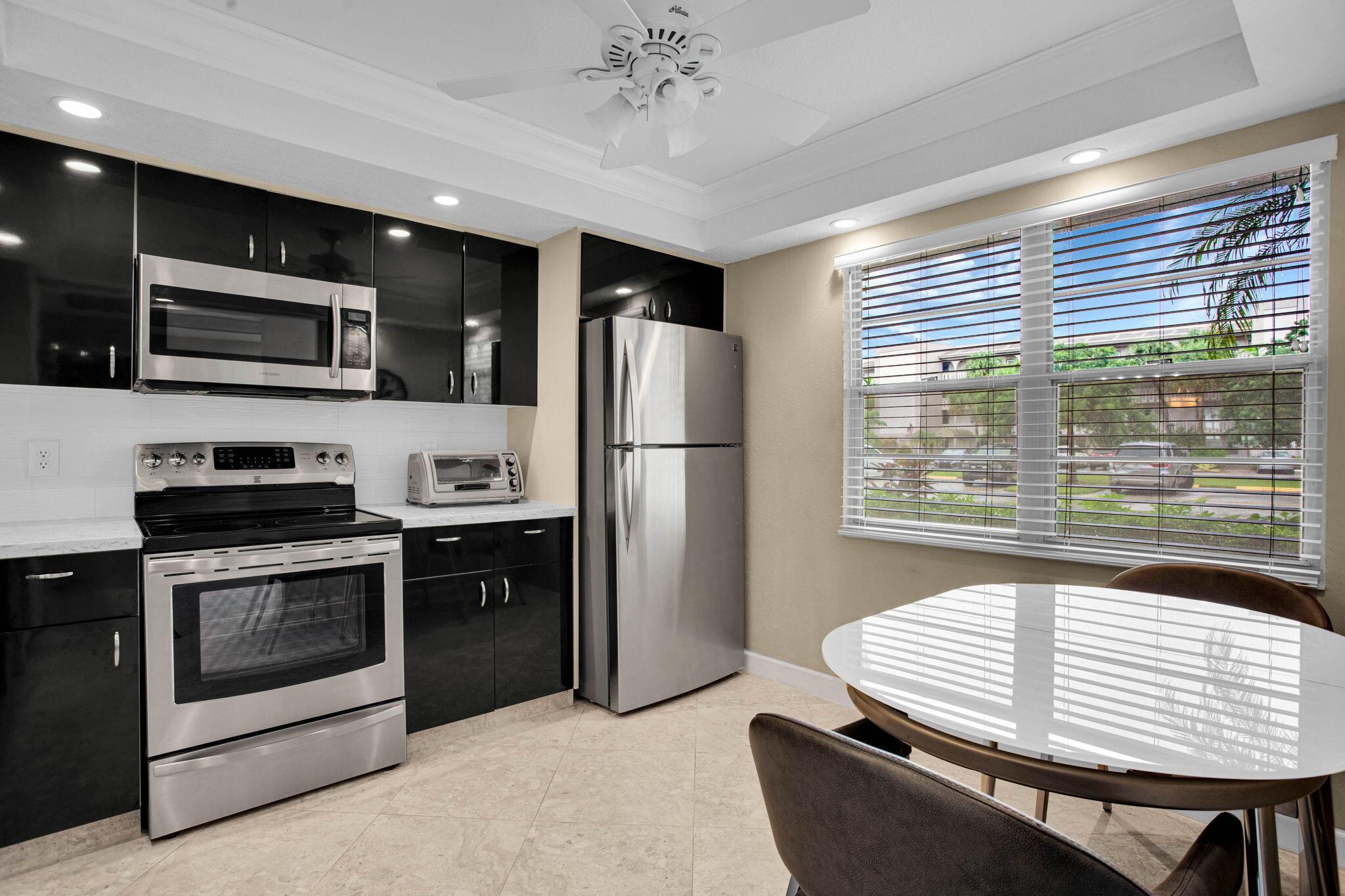 3303 Aruba Way N1, Coconut Creek, FL 33066, Coconut Creek - Photo 2