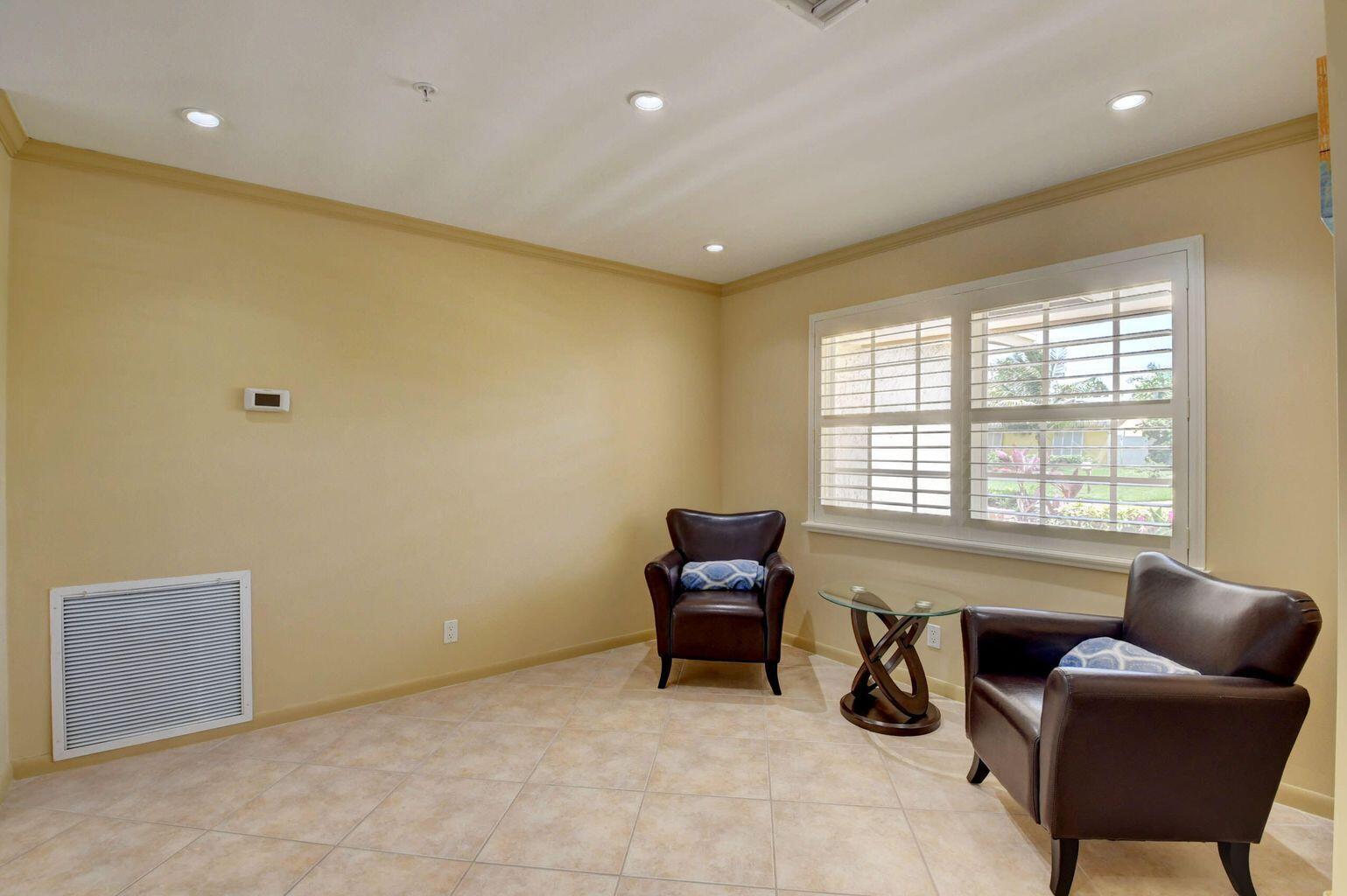 1086 SW 28th Avenue, Boynton Beach, FL 33426, Boynton Beach - Photo 5