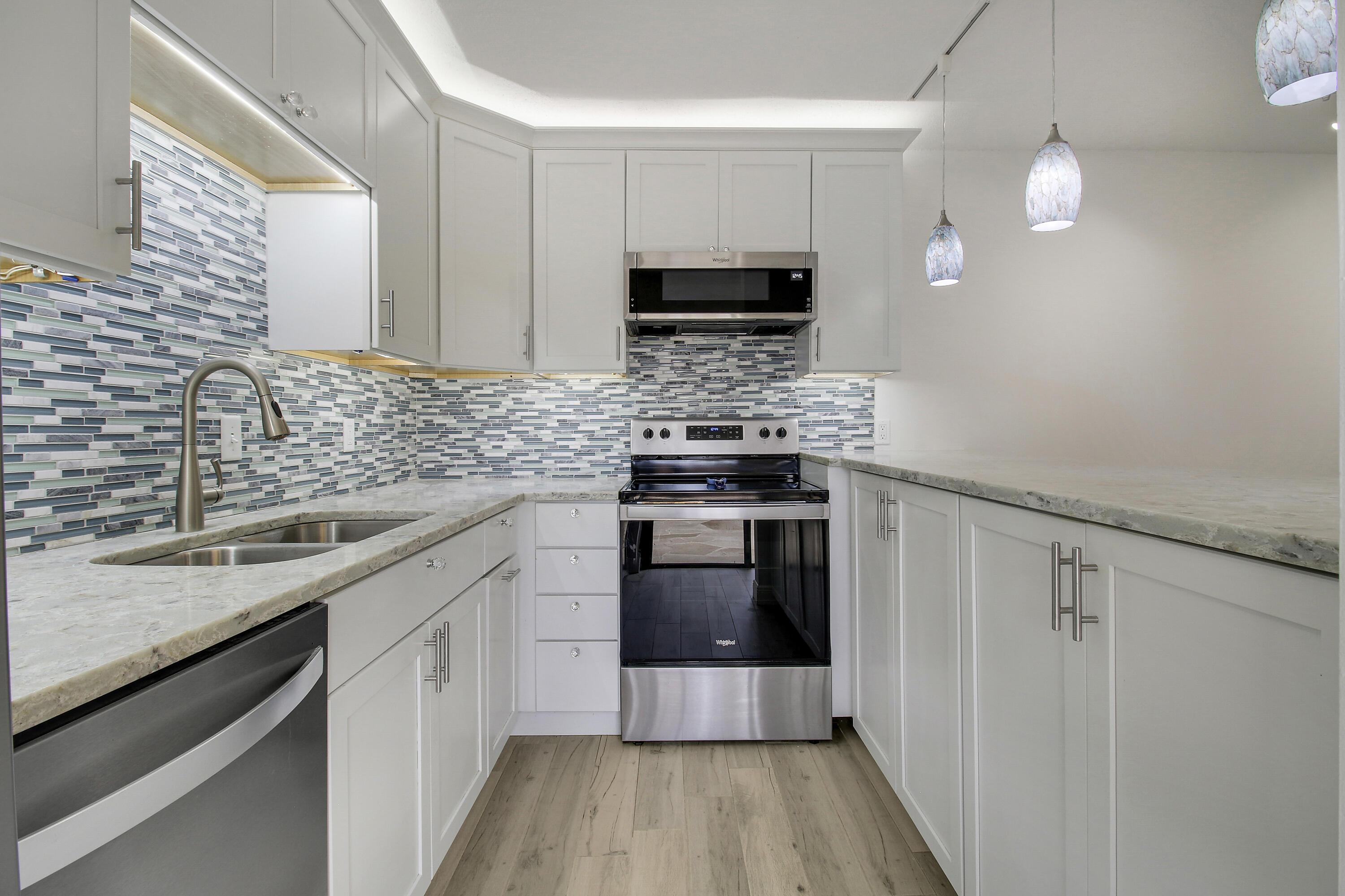 825 Center Street 30b, Jupiter, FL 33458, Jupiter - Photo 4