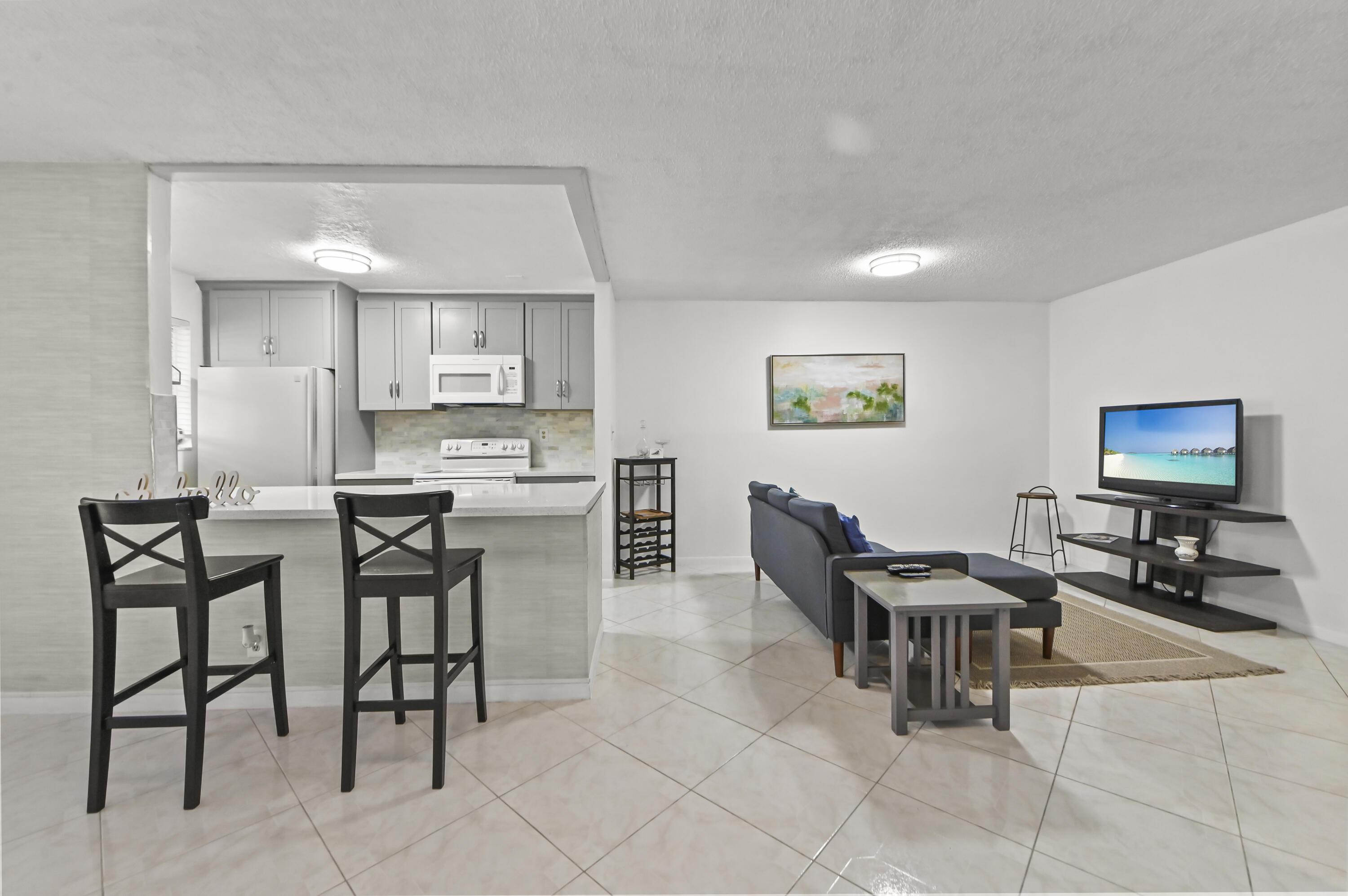 120 HIGH POINT Boulevard C, Delray Beach, FL 33445, Delray Beach - Photo 4