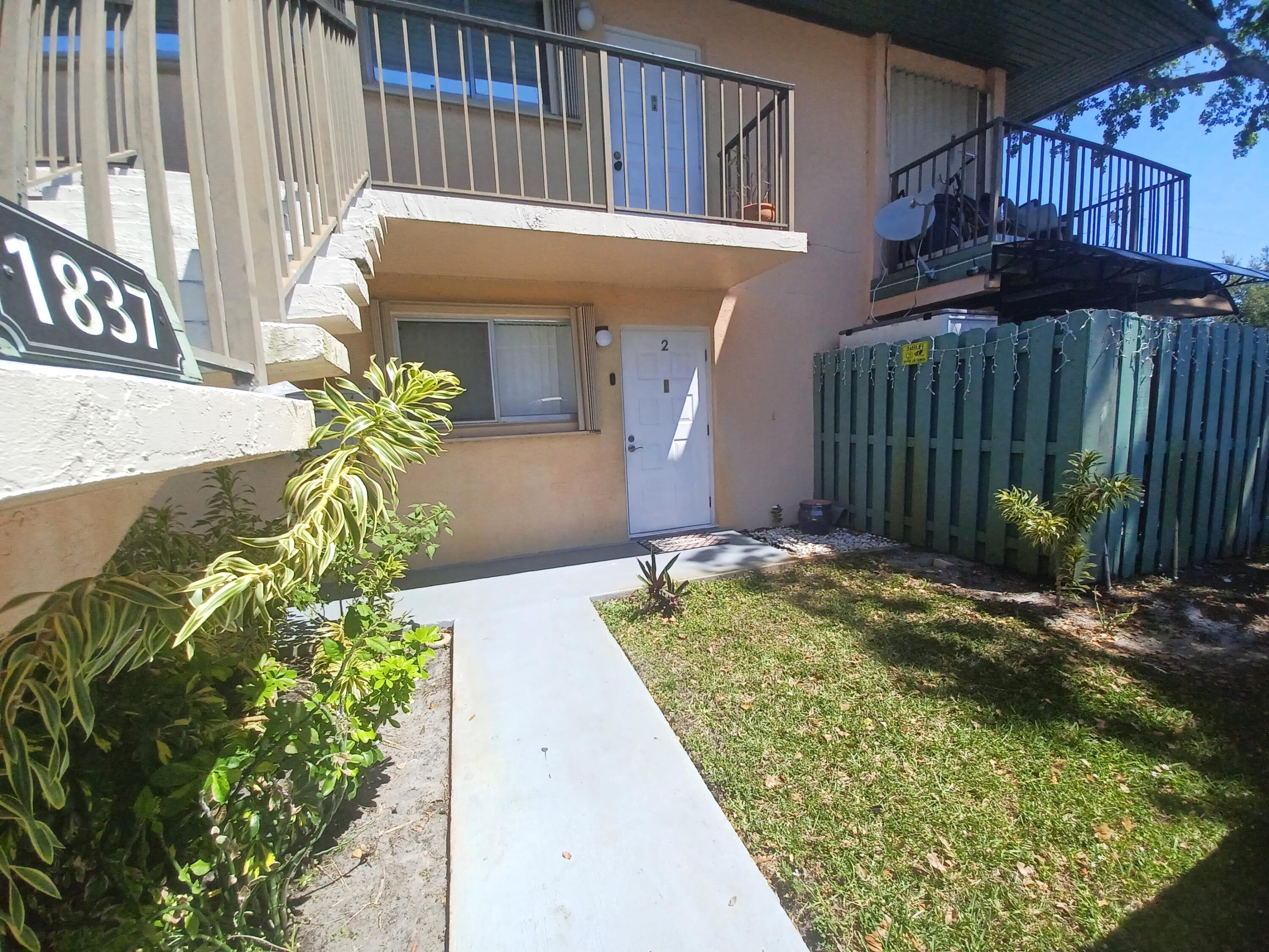1837 FAIRVIEW VILLAS Drive 2, Palm Springs, FL 33406, Palm Springs - Photo 2