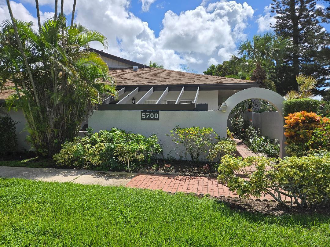 5700 Queen Palm Court B, Delray Beach, FL 33484, Delray Beach - Photo 2