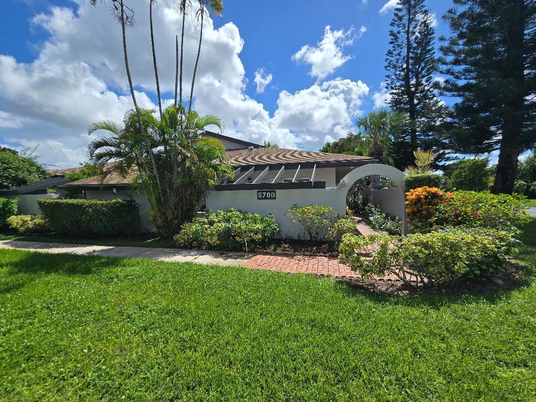 5700 Queen Palm Court B, Delray Beach, FL 33484, Delray Beach - Photo 3