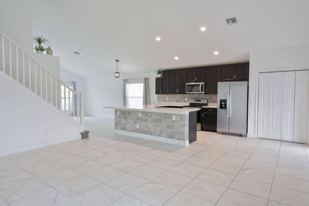 9725 Starboard Drive, Fort Pierce, FL 34945, Fort Pierce - Photo 3