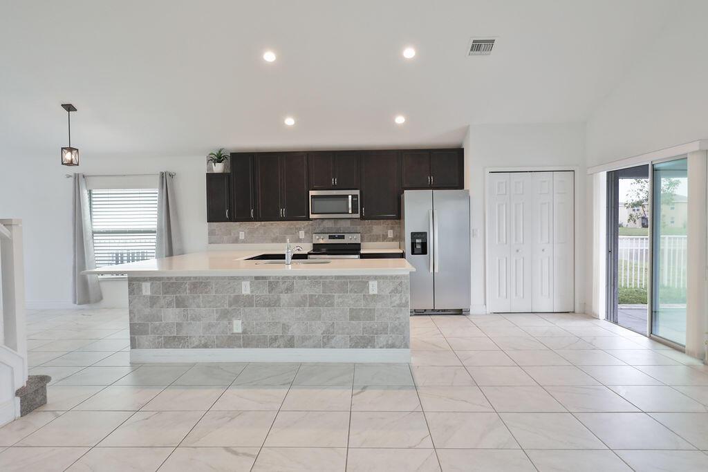 9725 Starboard Drive, Fort Pierce, FL 34945, Fort Pierce - Photo 4
