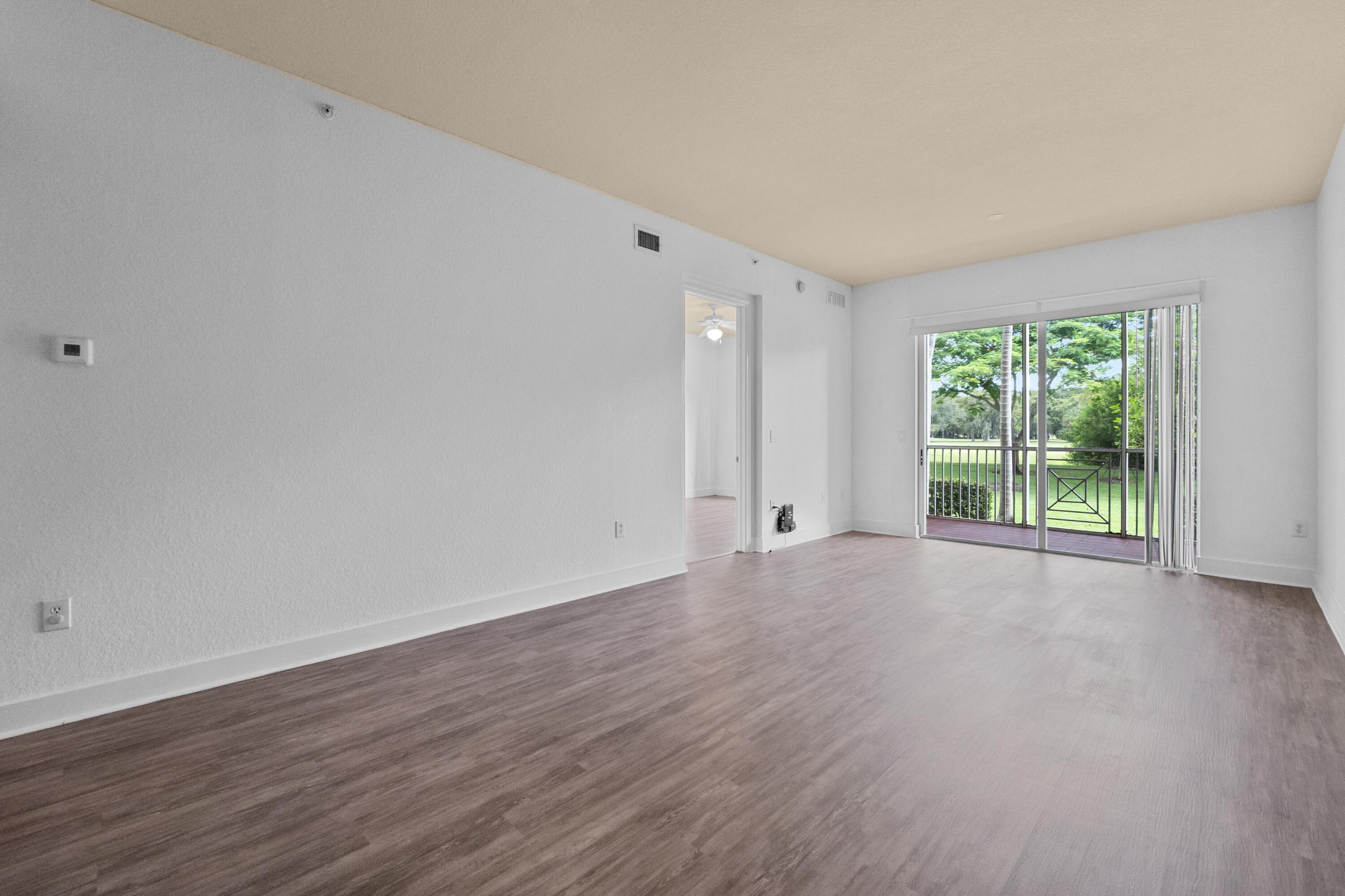3500 Oaks Clubhouse Drive Apt 109, Pompano Beach, FL 33069, Pompano Beach - Photo 4