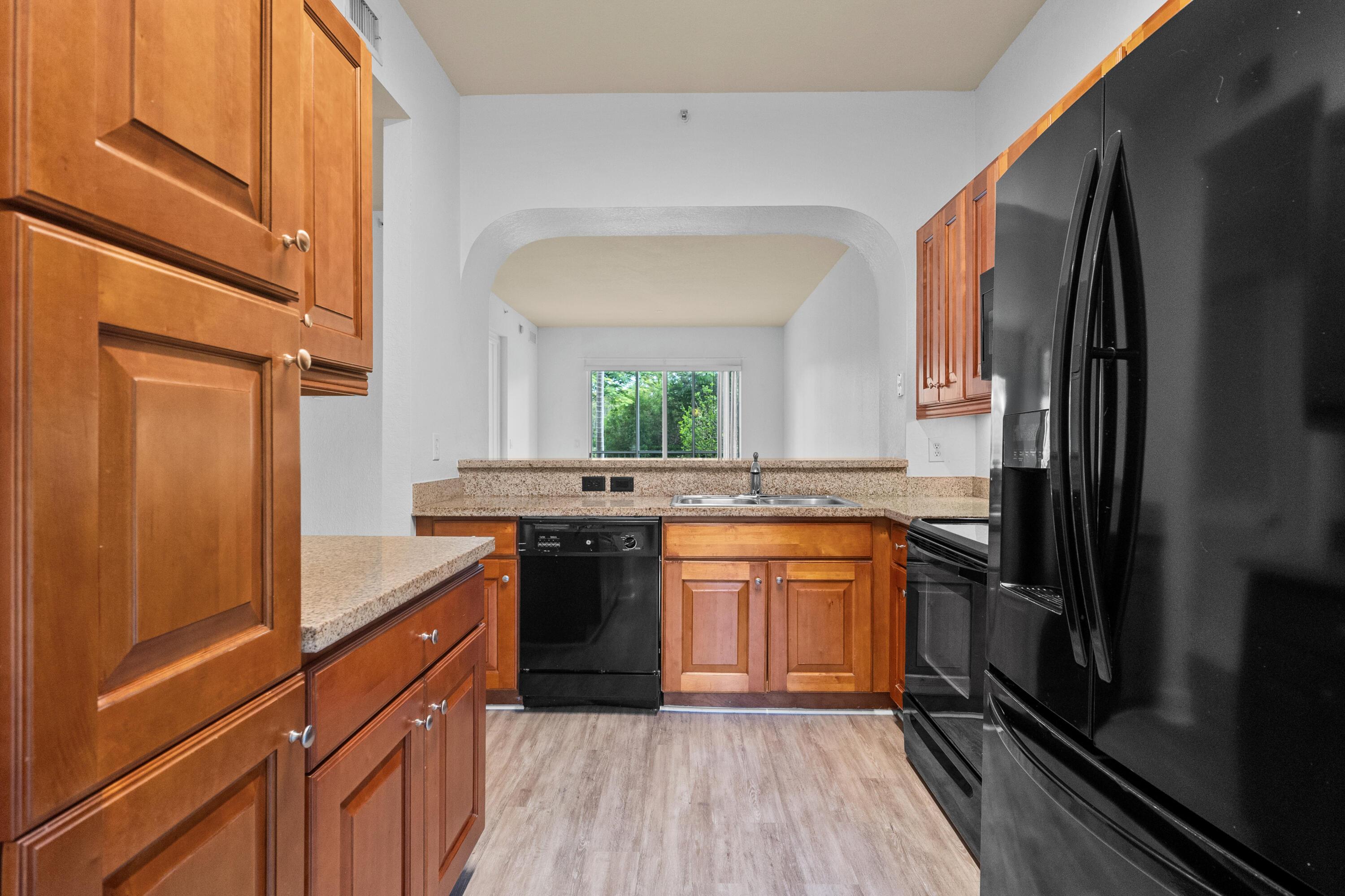 3500 Oaks Clubhouse Drive Apt 109, Pompano Beach, FL 33069, Pompano Beach - Photo 5