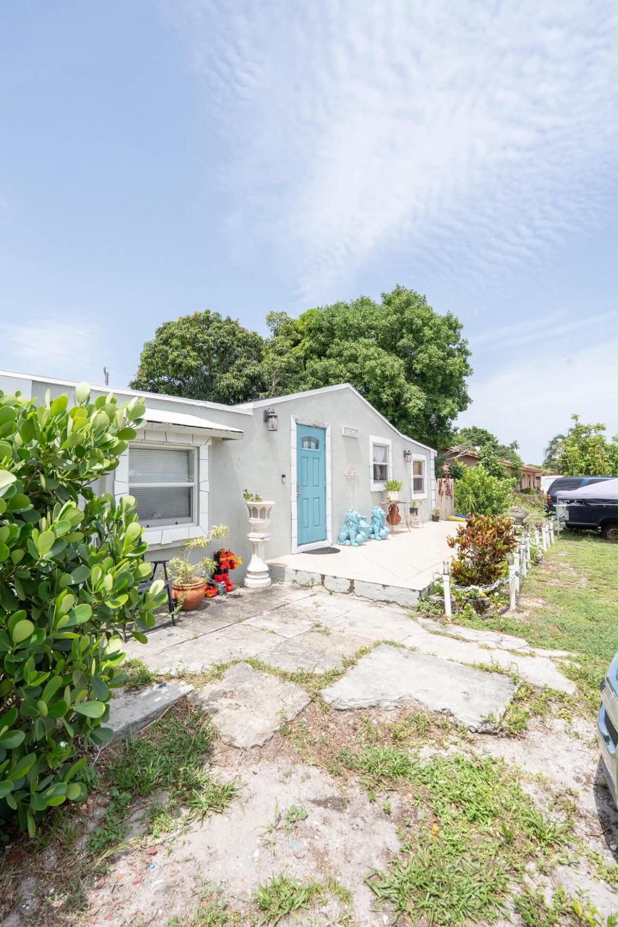 1185 Alto Road, Lake Worth, FL 33462, Lake Worth - Photo 2