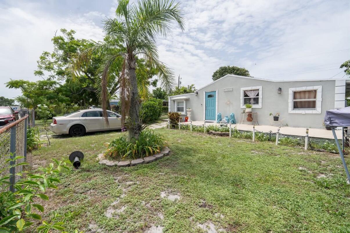1185 Alto Road, Lake Worth, FL 33462, Lake Worth - Photo 4