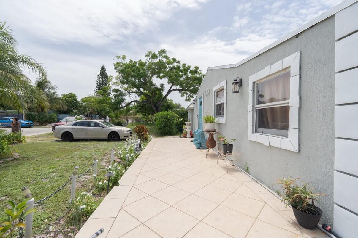 1185 Alto Road, Lake Worth, FL 33462, Lake Worth - Photo 5