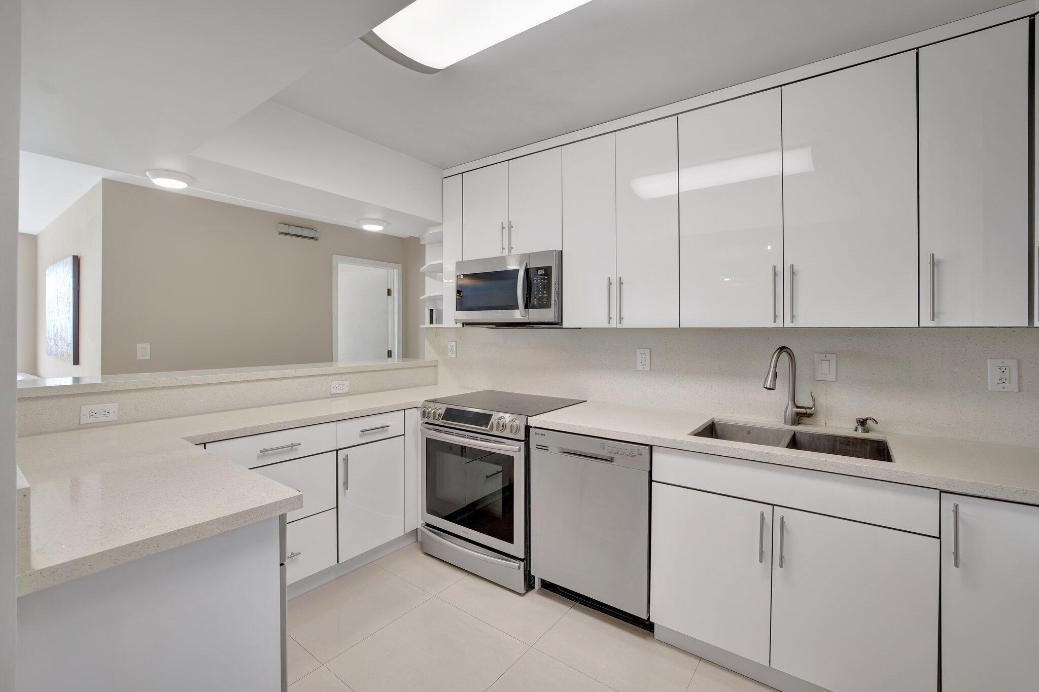 3701 N COUNTRY CLUB Drive 907, Aventura, FL 33180, Aventura - Photo 3