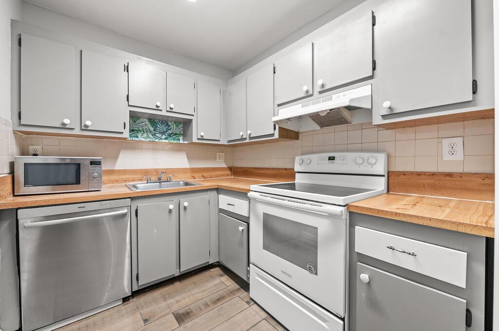 3720 N Pine Island Road N 330, Sunrise, FL 33351, Sunrise - Photo 3