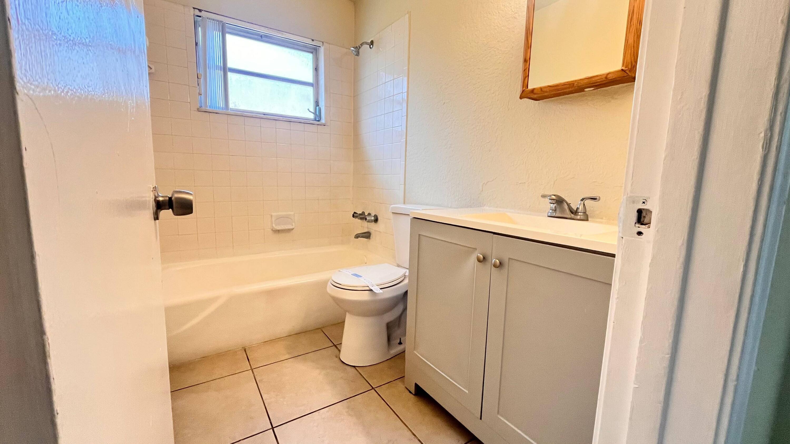 200 Croton Avenue Unit 206, Lantana, FL 33462, Lantana - Photo 2