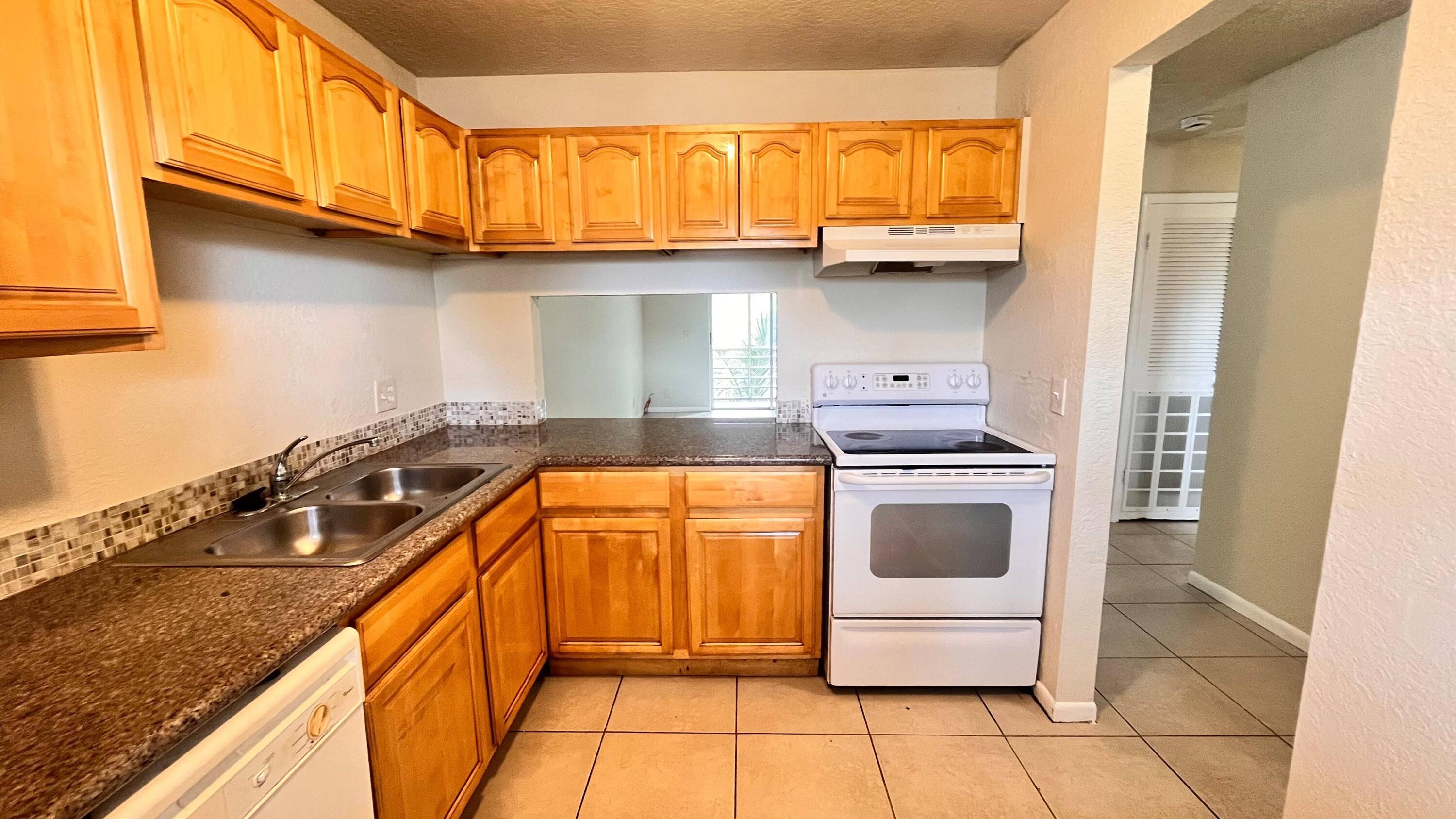 200 Croton Avenue Unit 206, Lantana, FL 33462, Lantana - Photo 4