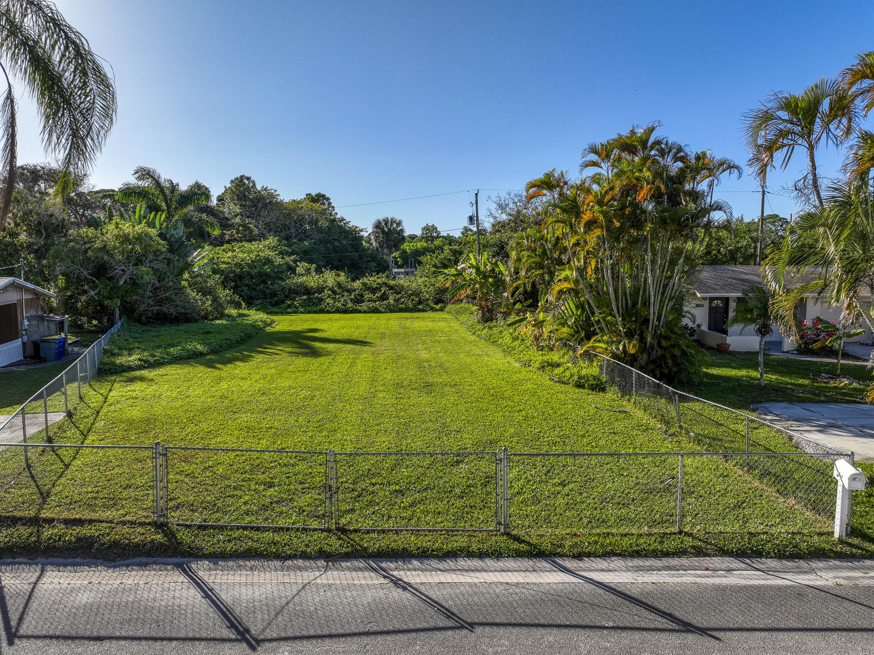 1328 NW Charlie Green Drive, Stuart, FL 34994, Stuart - Photo 5