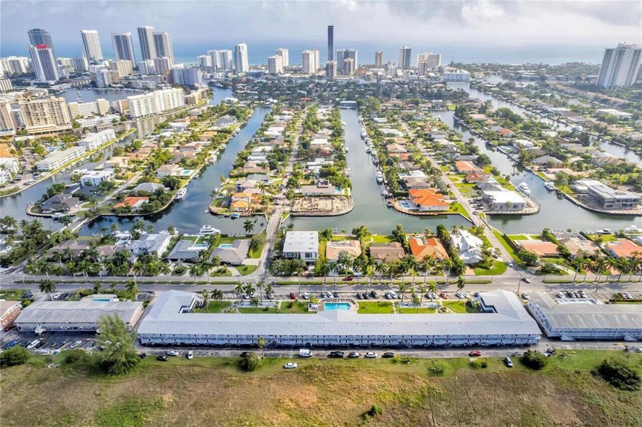 600 LAYNE Boulevard 211, Hallandale Beach, FL 33009, Hallandale Beach