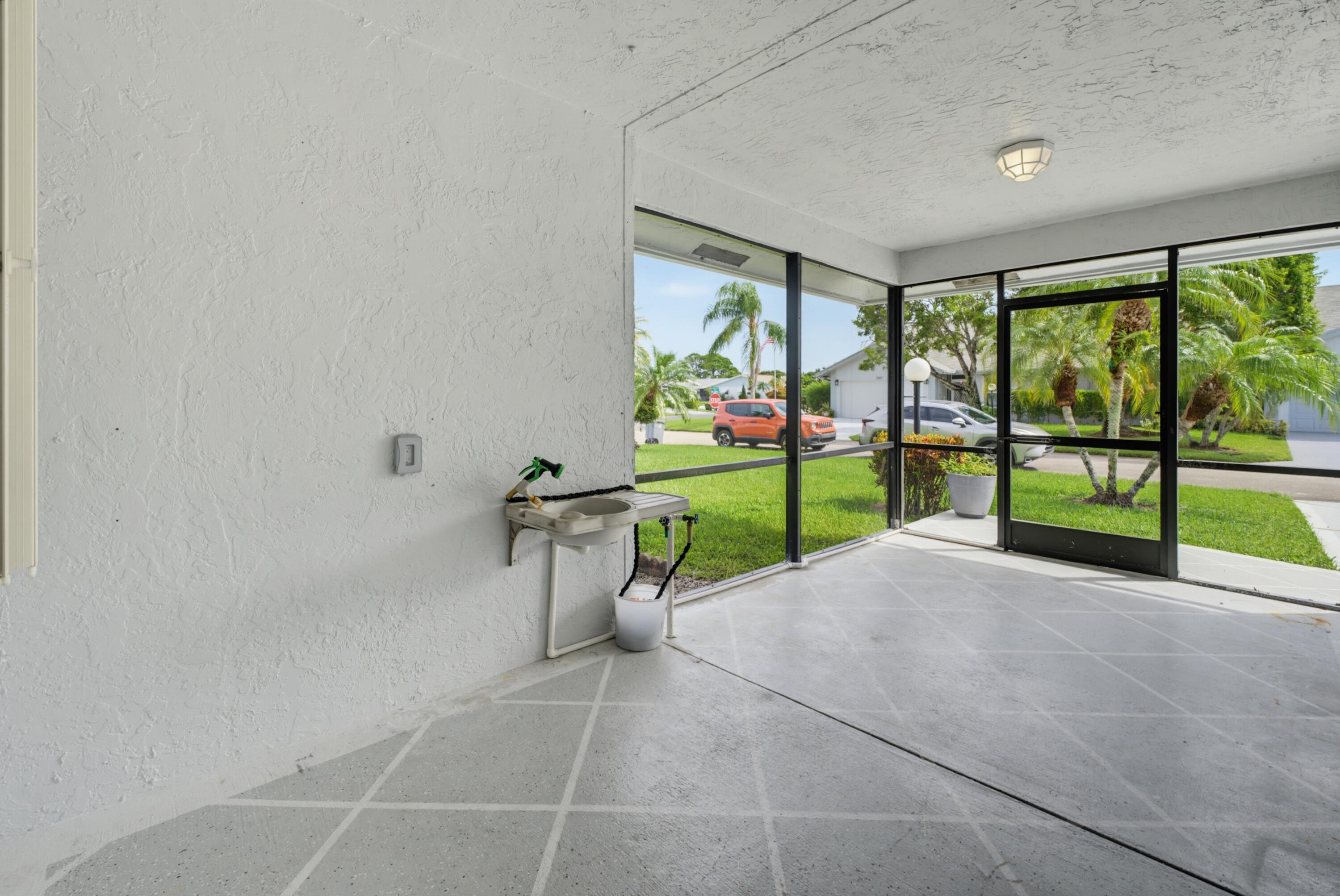 5253 Crystal Anne Drive, West Palm Beach, FL 33417, West Palm Beach - Photo 5