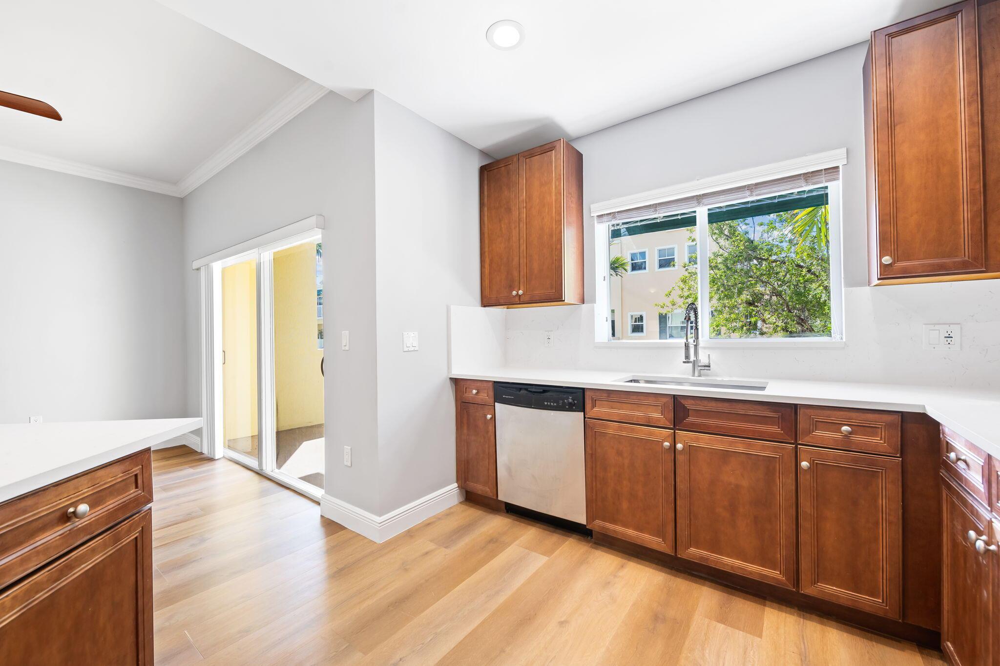 630 SE 15th Street 5, Fort Lauderdale, FL 33316, Fort Lauderdale - Photo 4