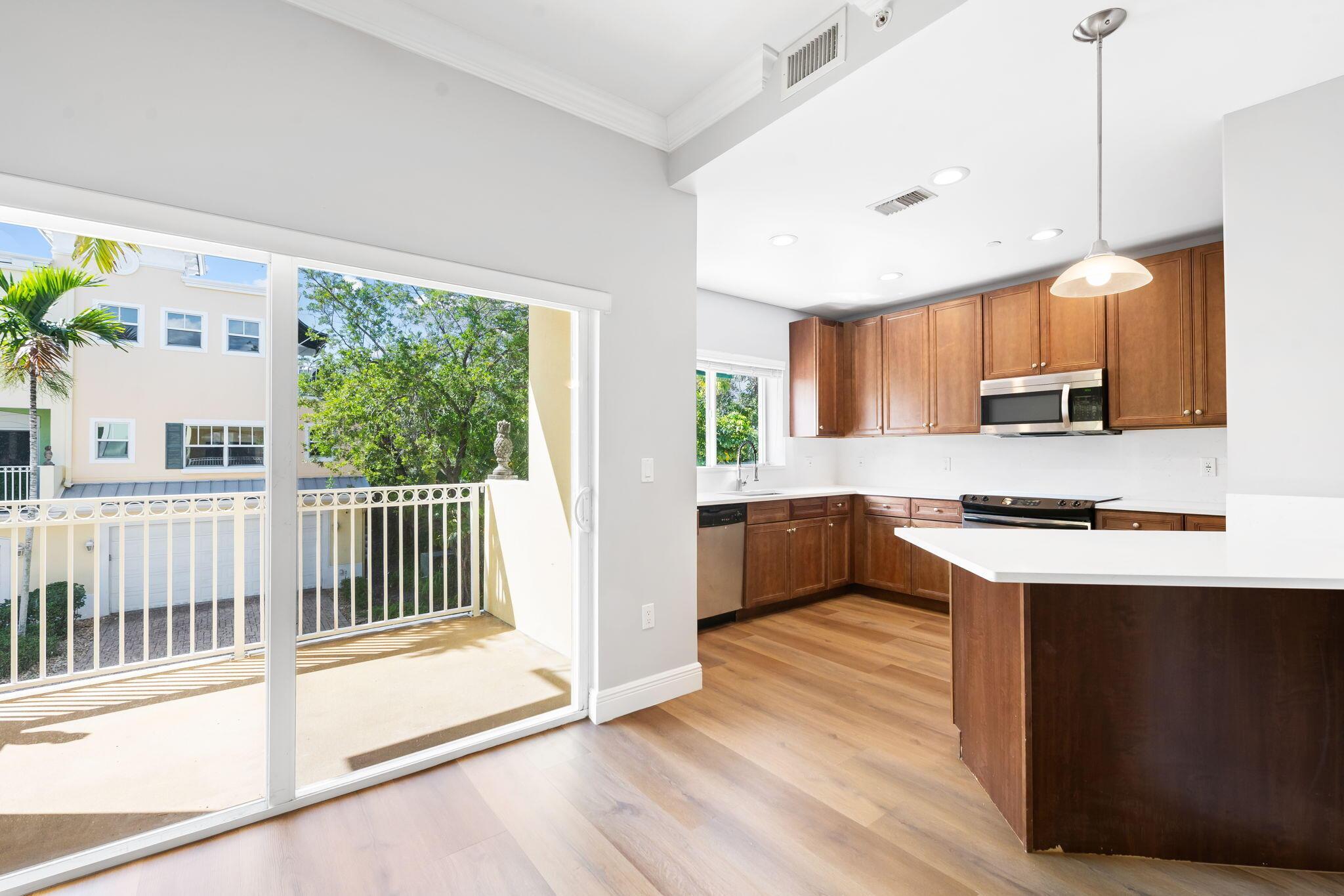 630 SE 15th Street 5, Fort Lauderdale, FL 33316, Fort Lauderdale - Photo 3