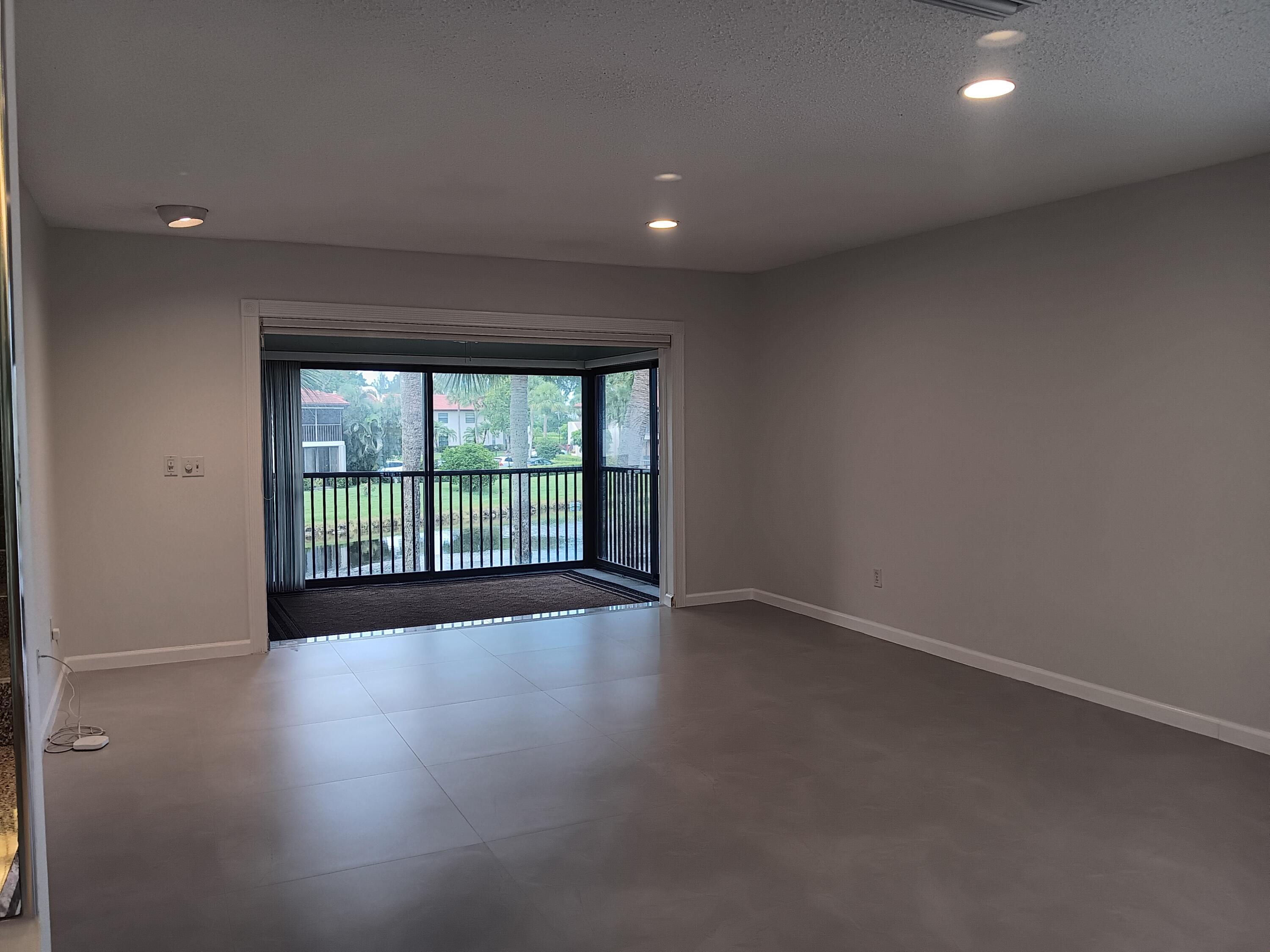 8045 Eastlake Drive, Boca Raton, FL 33433, Boca Raton - Photo 4