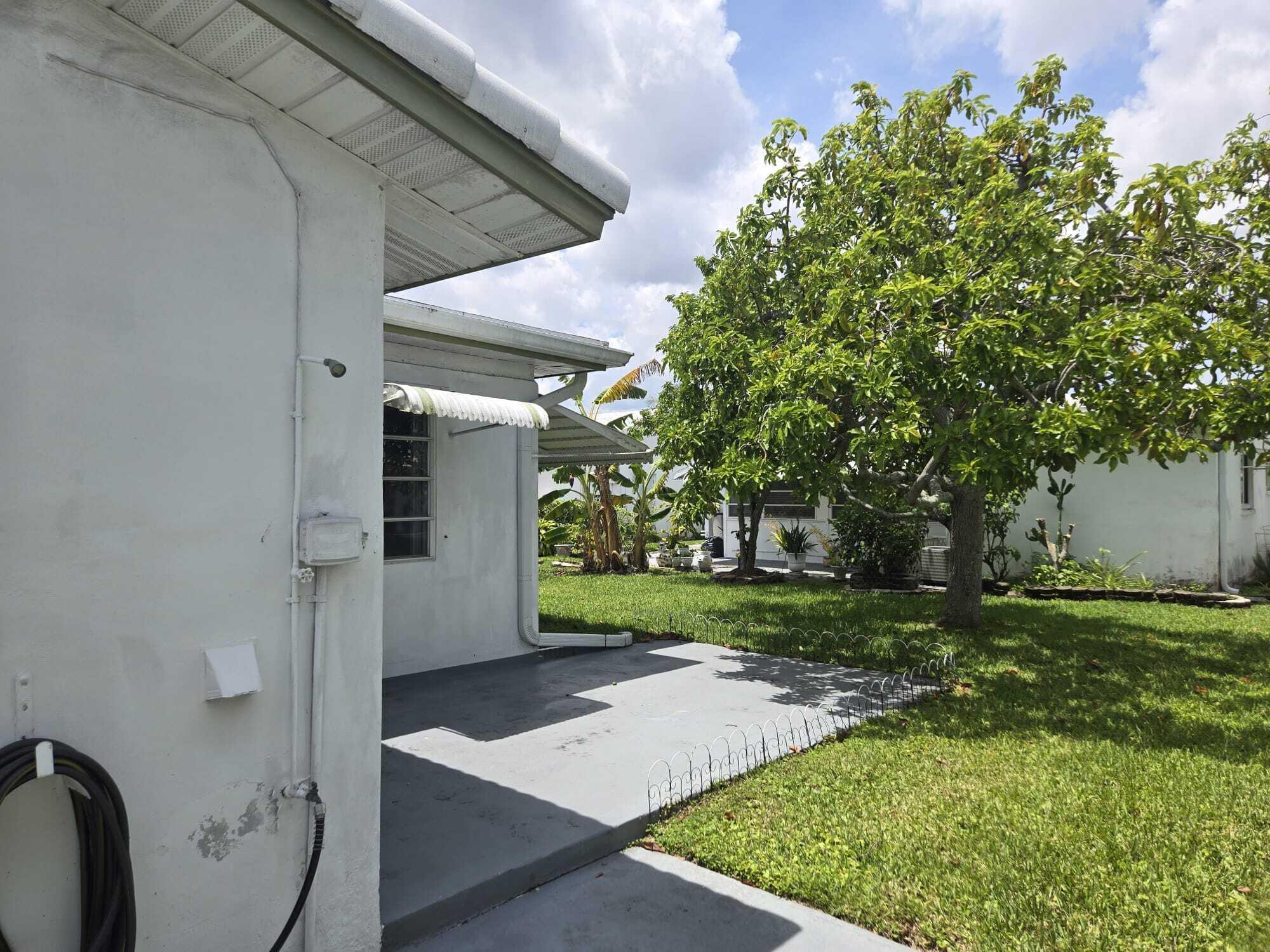 5805 NW 83RD Avenue, Tamarac, FL 33321, Tamarac - Photo 5